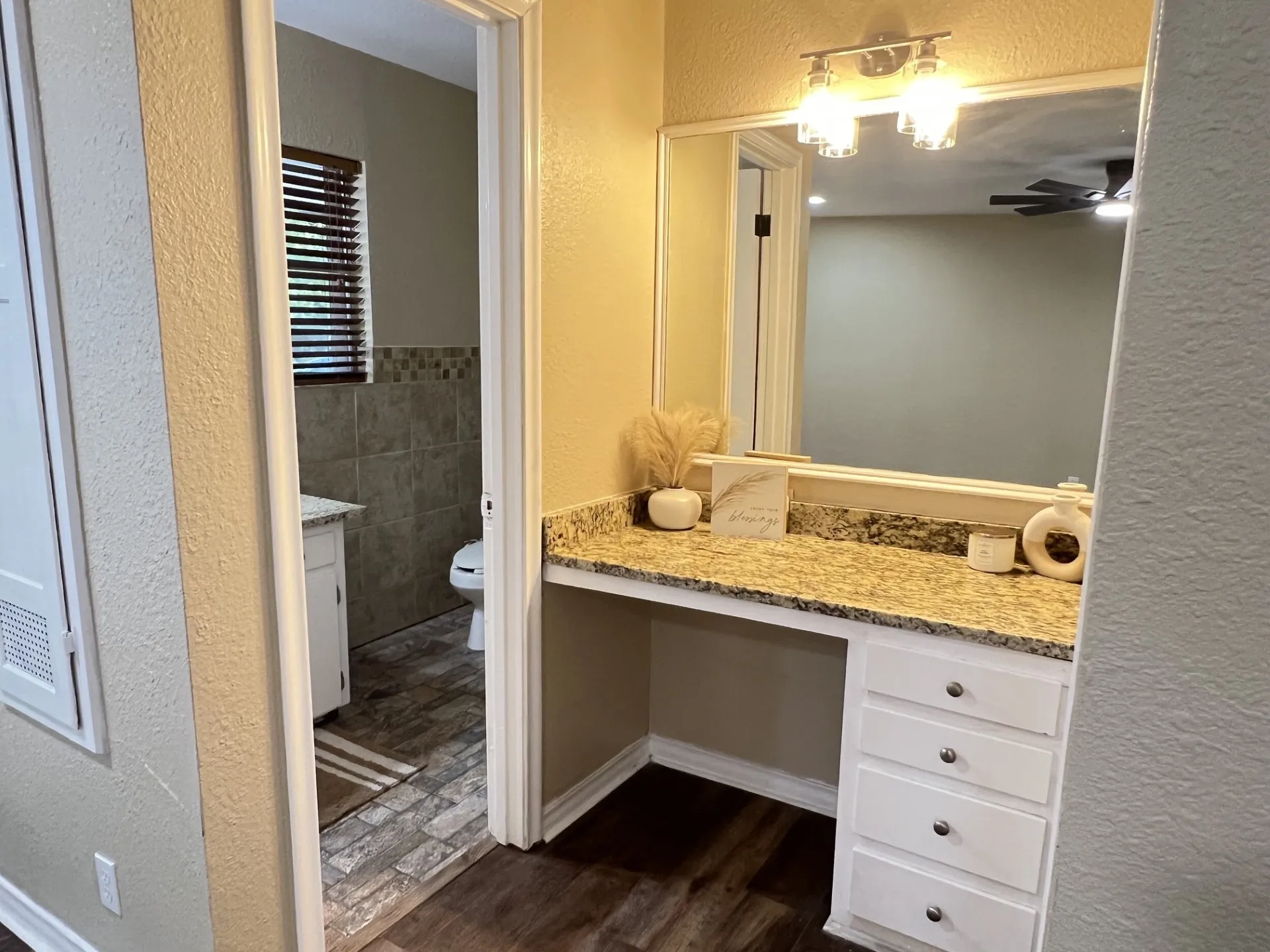 Single Family Residence For Sale in Grayson County , 800 Western Hills Drive, Sherman, Texas 75092, 4 Bedroom, 3 Bathroom, 2 Garage spaces, 2,848 Sqft, built in 1962, mls#21329066, Real Estate Agent in Sherman, Homes For Sale in Grayson county, Homes For Sale in Sherman, Realtor in Sherman Texas, Real Estate Brokerage Independent Realty Texas, Luminita Cordes Realtor