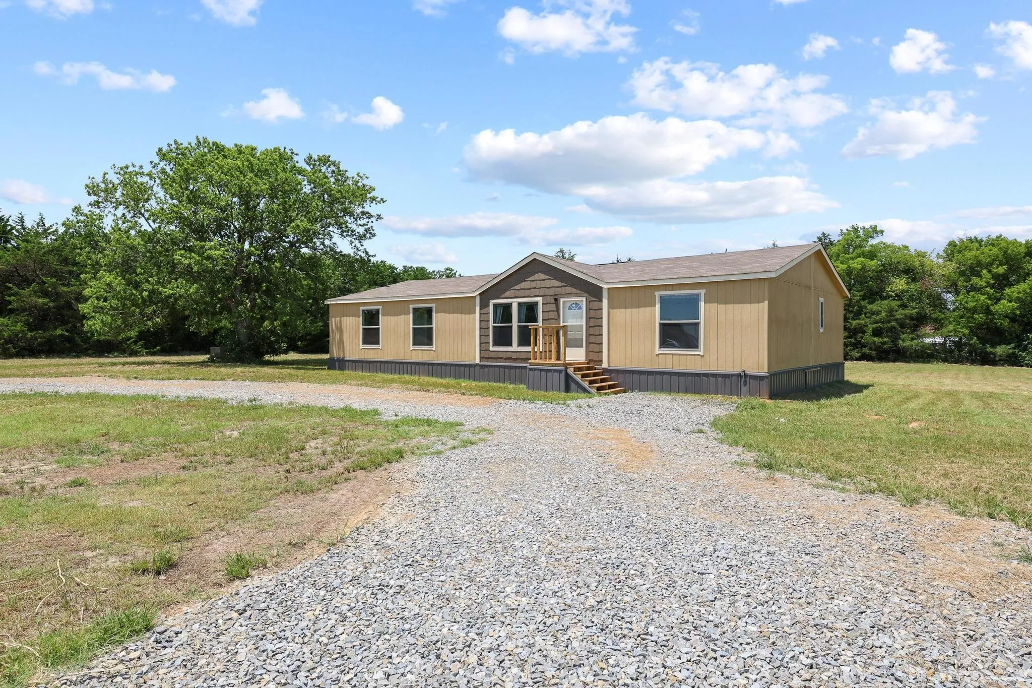 Single Family Residence For Sale in Fannin County , 225 Hemby Way, Bonham, Texas 75418, 3 Bedroom, 2 Bathroom, Garage spaces, 1,800 Sqft, built in 2025, mls#21313105, Real Estate Agent in Bonham, Homes For Sale in Fannin county, Homes For Sale in Bonham, Realtor in Bonham Texas, Real Estate Brokerage Independent Realty Texas, Luminita Cordes Realtor