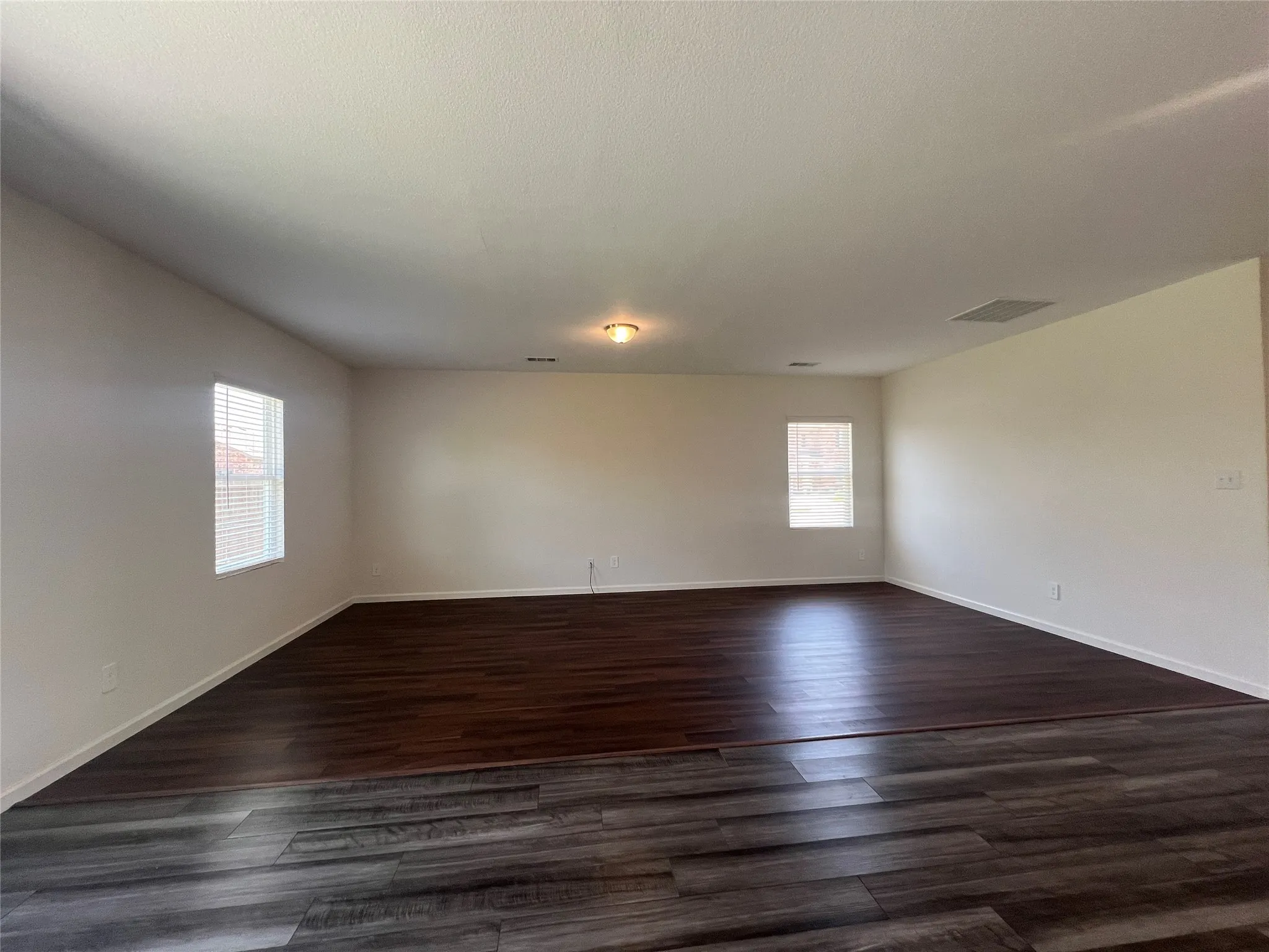 Single Family Residence For Rent in Collin County , 794 Yorkshire Drive, Lavon, Texas 75166, 4 Bedroom, 2 Bathroom, 2 Garage spaces, 1,884 Sqft, built in 2022, mls#21328339, Real Estate Agent in Lavon, Homes For Rent in Collin county, Homes For Rent in Lavon, Realtor in Lavon Texas, Real Estate Brokerage Independent Realty Texas, Luminita Cordes Realtor