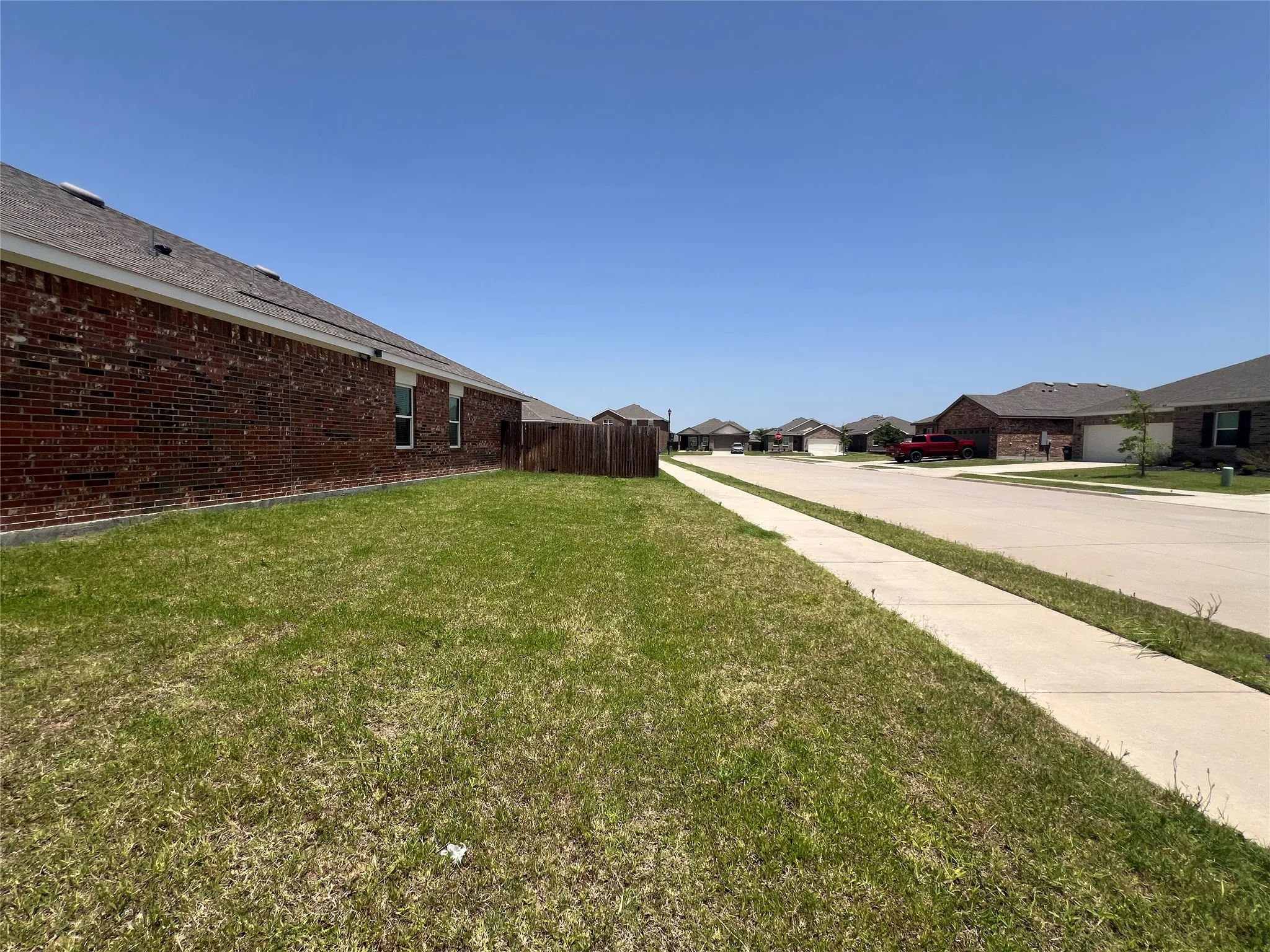 Single Family Residence For Rent in Collin County , 794 Yorkshire Drive, Lavon, Texas 75166, 4 Bedroom, 2 Bathroom, 2 Garage spaces, 1,884 Sqft, built in 2022, mls#21328339, Real Estate Agent in Lavon, Homes For Rent in Collin county, Homes For Rent in Lavon, Realtor in Lavon Texas, Real Estate Brokerage Independent Realty Texas, Luminita Cordes Realtor
