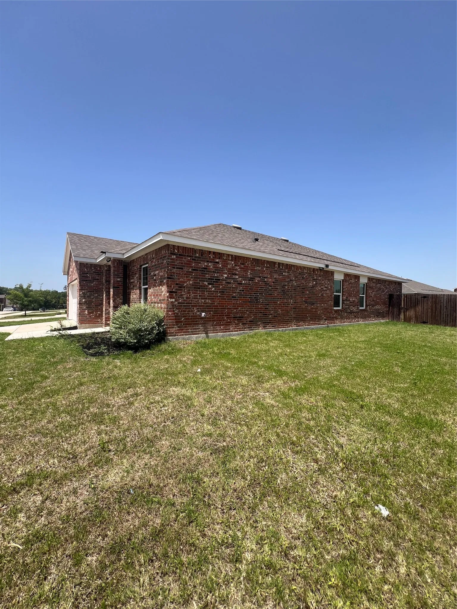 Single Family Residence For Rent in Collin County , 794 Yorkshire Drive, Lavon, Texas 75166, 4 Bedroom, 2 Bathroom, 2 Garage spaces, 1,884 Sqft, built in 2022, mls#21328339, Real Estate Agent in Lavon, Homes For Rent in Collin county, Homes For Rent in Lavon, Realtor in Lavon Texas, Real Estate Brokerage Independent Realty Texas, Luminita Cordes Realtor