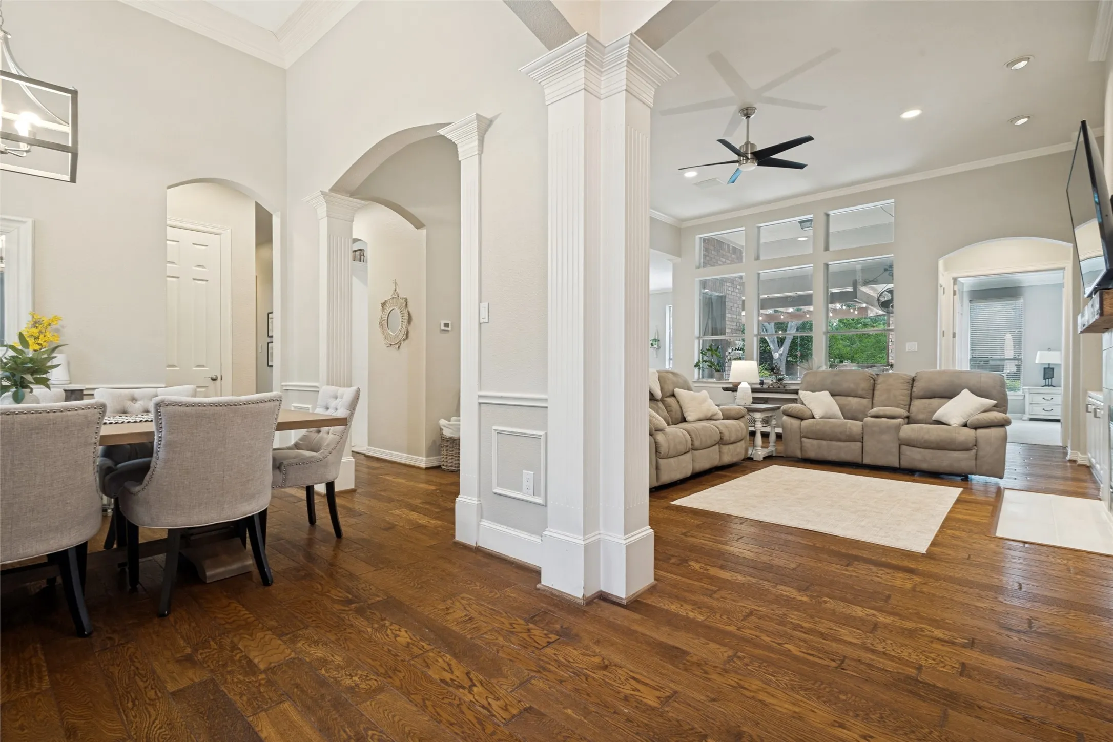 Single Family Residence For Sale in Denton County , 4400 Biscayne Drive, Flower Mound, Texas 75028, 4 Bedroom, 4 Bathroom, 3 Garage spaces, 3,648 Sqft, built in 2000, mls#21328627, Real Estate Agent in Flower Mound, Homes For Sale in Denton county, Homes For Sale in Flower Mound, Realtor in Flower Mound Texas, Real Estate Brokerage Independent Realty Texas, Luminita Cordes Realtor