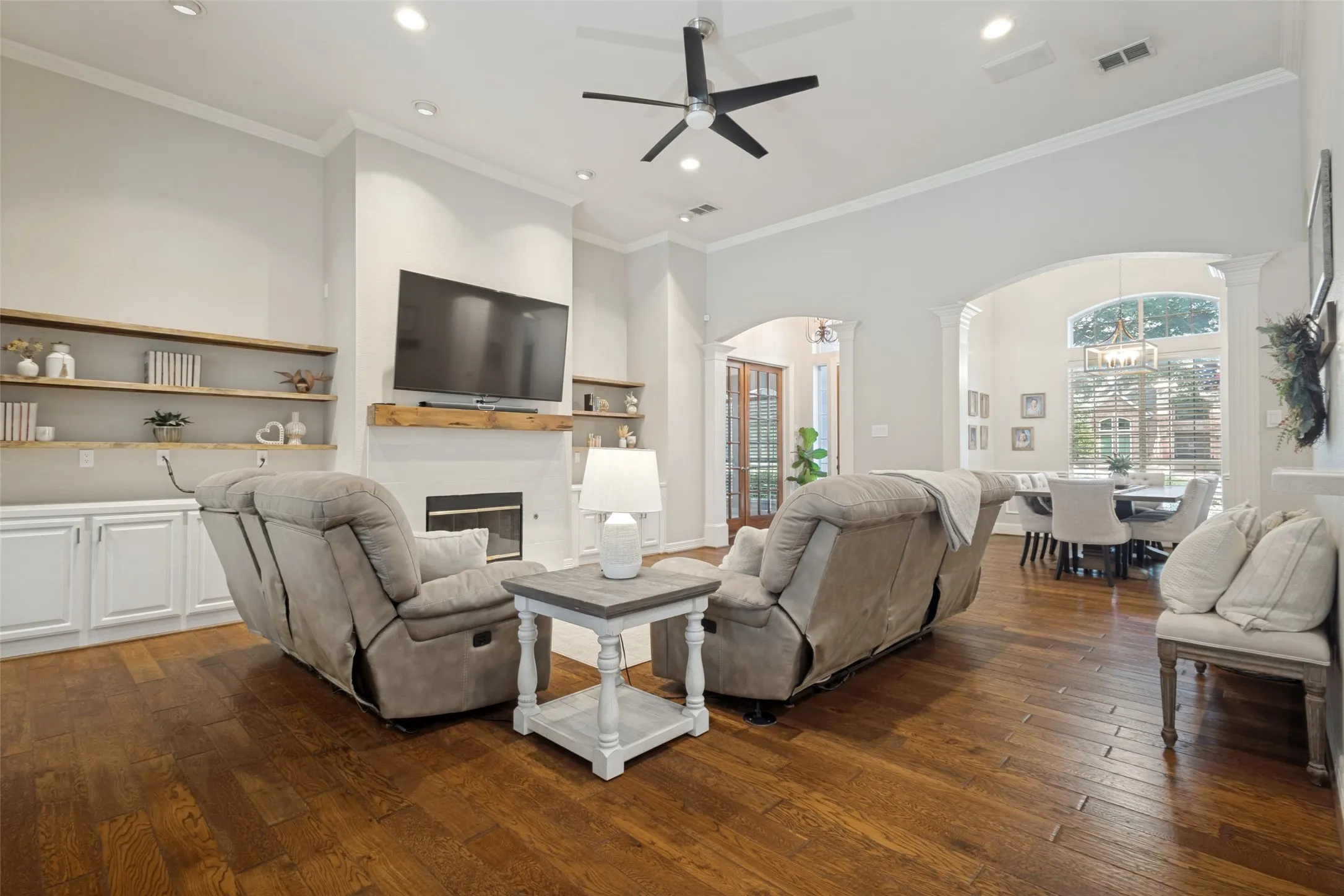 Single Family Residence For Sale in Denton County , 4400 Biscayne Drive, Flower Mound, Texas 75028, 4 Bedroom, 4 Bathroom, 3 Garage spaces, 3,648 Sqft, built in 2000, mls#21328627, Real Estate Agent in Flower Mound, Homes For Sale in Denton county, Homes For Sale in Flower Mound, Realtor in Flower Mound Texas, Real Estate Brokerage Independent Realty Texas, Luminita Cordes Realtor