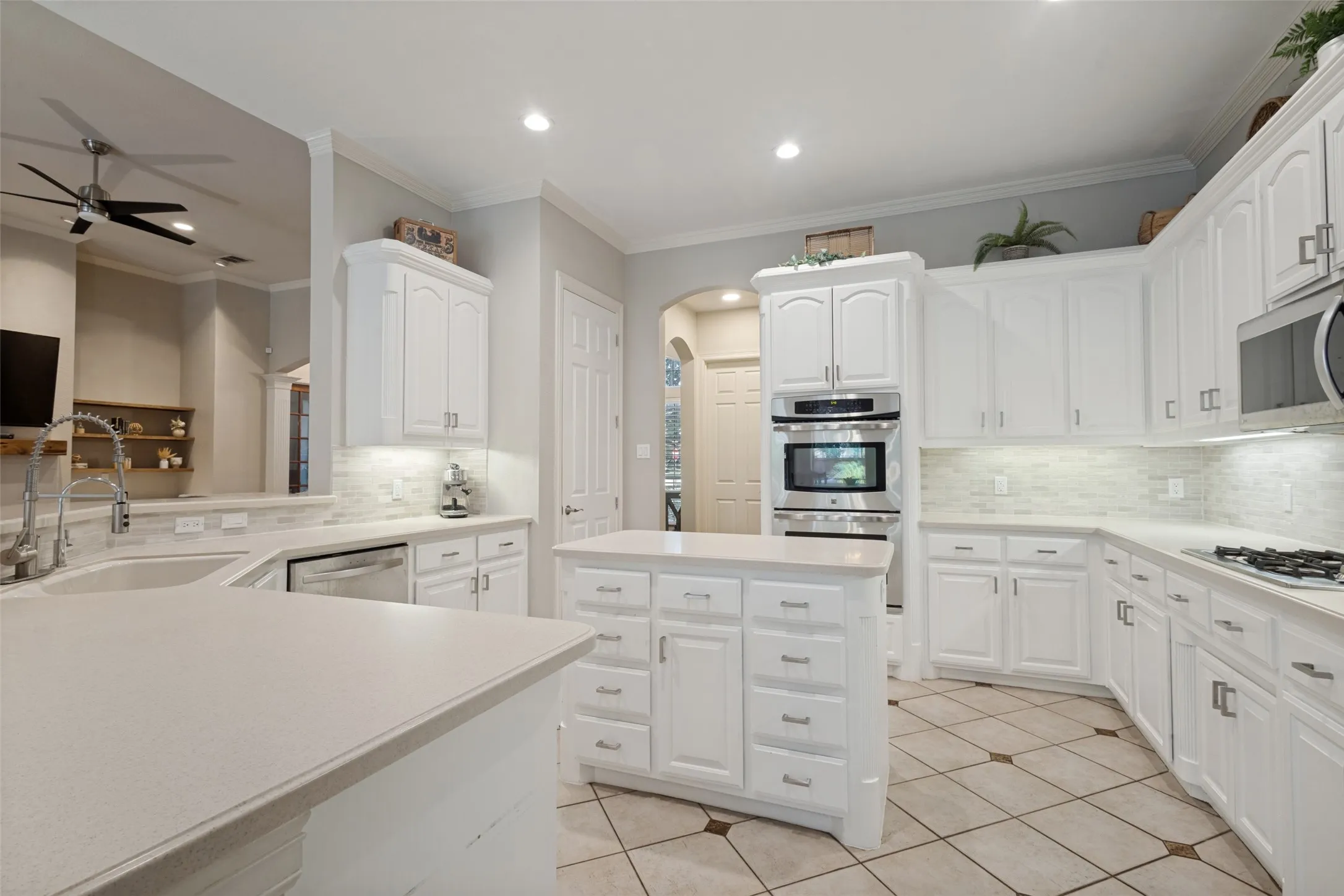 Single Family Residence For Sale in Denton County , 4400 Biscayne Drive, Flower Mound, Texas 75028, 4 Bedroom, 4 Bathroom, 3 Garage spaces, 3,648 Sqft, built in 2000, mls#21328627, Real Estate Agent in Flower Mound, Homes For Sale in Denton county, Homes For Sale in Flower Mound, Realtor in Flower Mound Texas, Real Estate Brokerage Independent Realty Texas, Luminita Cordes Realtor