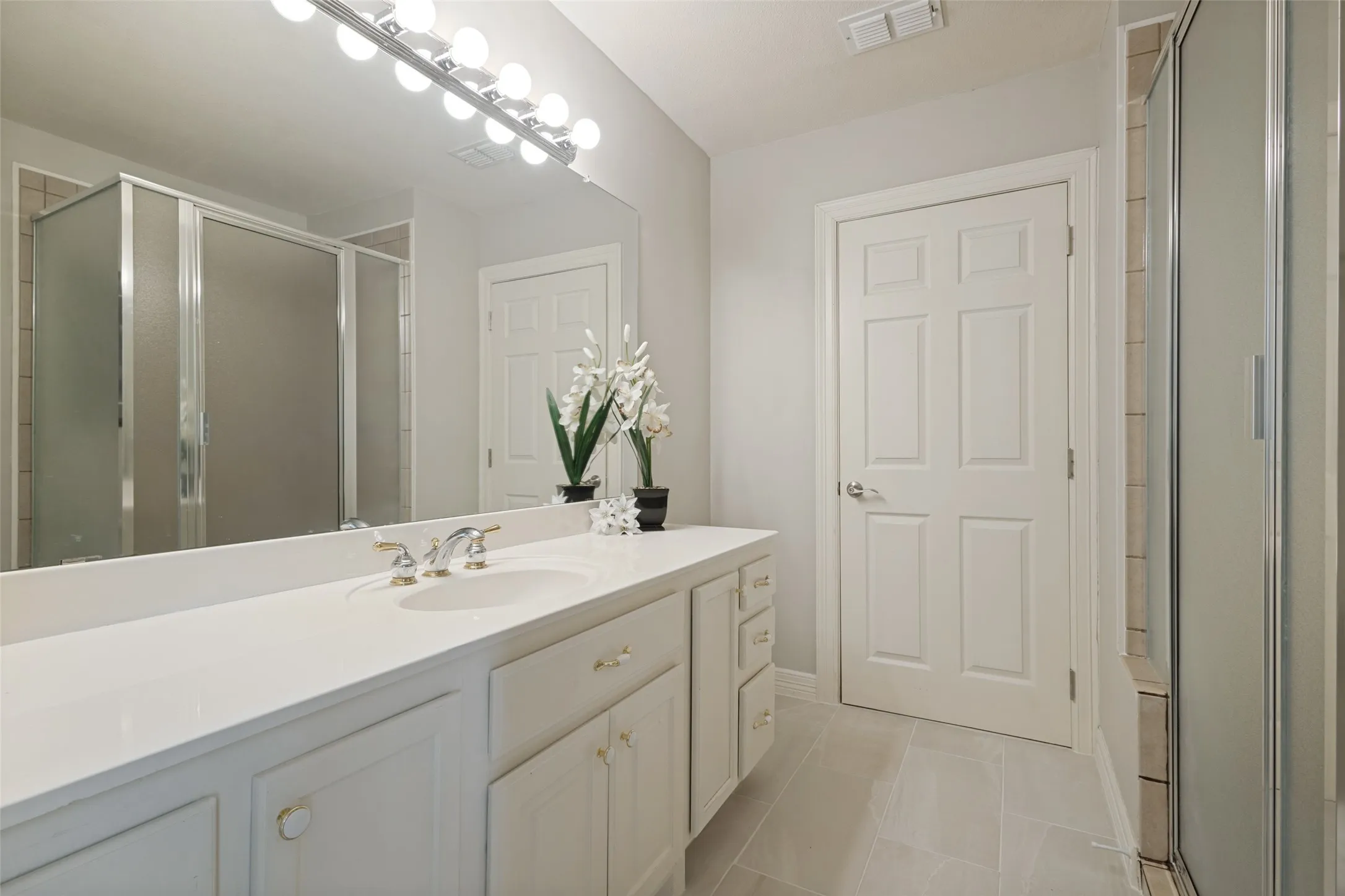 Single Family Residence For Sale in Denton County , 4400 Biscayne Drive, Flower Mound, Texas 75028, 4 Bedroom, 4 Bathroom, 3 Garage spaces, 3,648 Sqft, built in 2000, mls#21328627, Real Estate Agent in Flower Mound, Homes For Sale in Denton county, Homes For Sale in Flower Mound, Realtor in Flower Mound Texas, Real Estate Brokerage Independent Realty Texas, Luminita Cordes Realtor