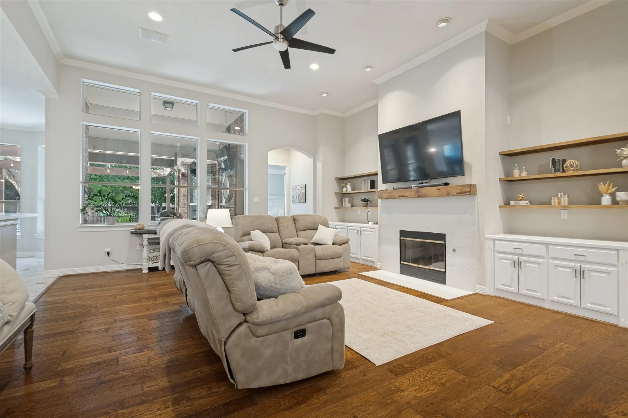 Single Family Residence For Sale in Denton County , 4400 Biscayne Drive, Flower Mound, Texas 75028, 4 Bedroom, 4 Bathroom, 3 Garage spaces, 3,648 Sqft, built in 2000, mls#21328627, Real Estate Agent in Flower Mound, Homes For Sale in Denton county, Homes For Sale in Flower Mound, Realtor in Flower Mound Texas, Real Estate Brokerage Independent Realty Texas, Luminita Cordes Realtor