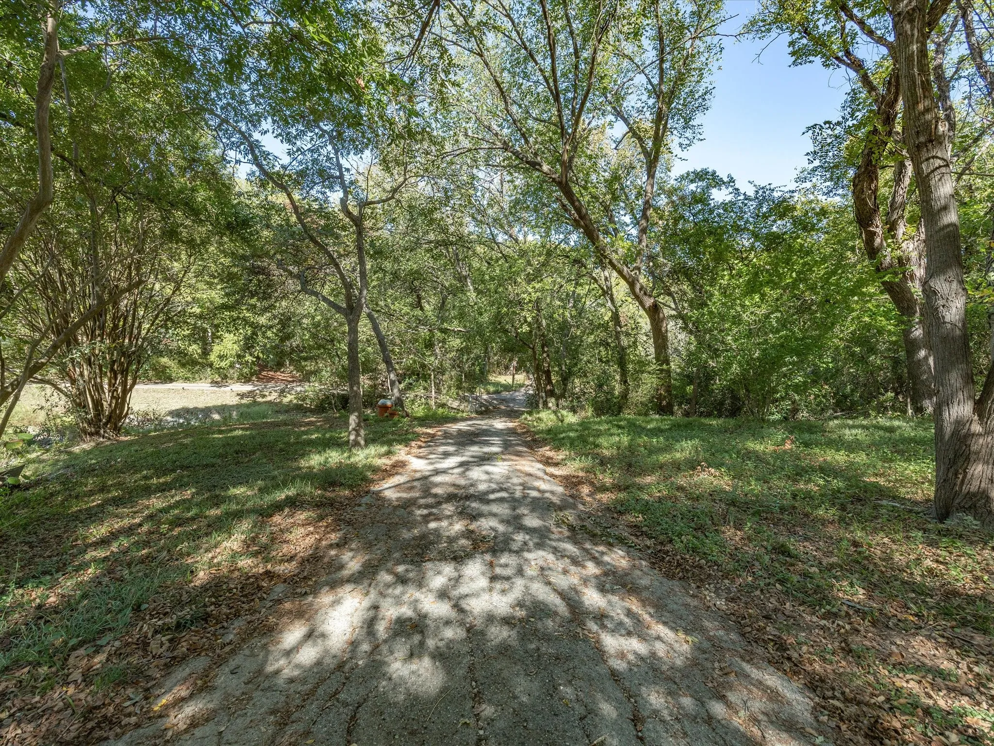 Retail For Sale in Dallas County , 121 Little John Drive, De Soto, Texas 75115, 0, 0, Garage spaces, 0 Sqft, built in 1968, mls#21329079, Real Estate Agent in De Soto, Homes For Sale in Dallas county, Homes For Sale in De Soto, Realtor in De Soto Texas, Real Estate Brokerage Independent Realty Texas, Luminita Cordes Realtor