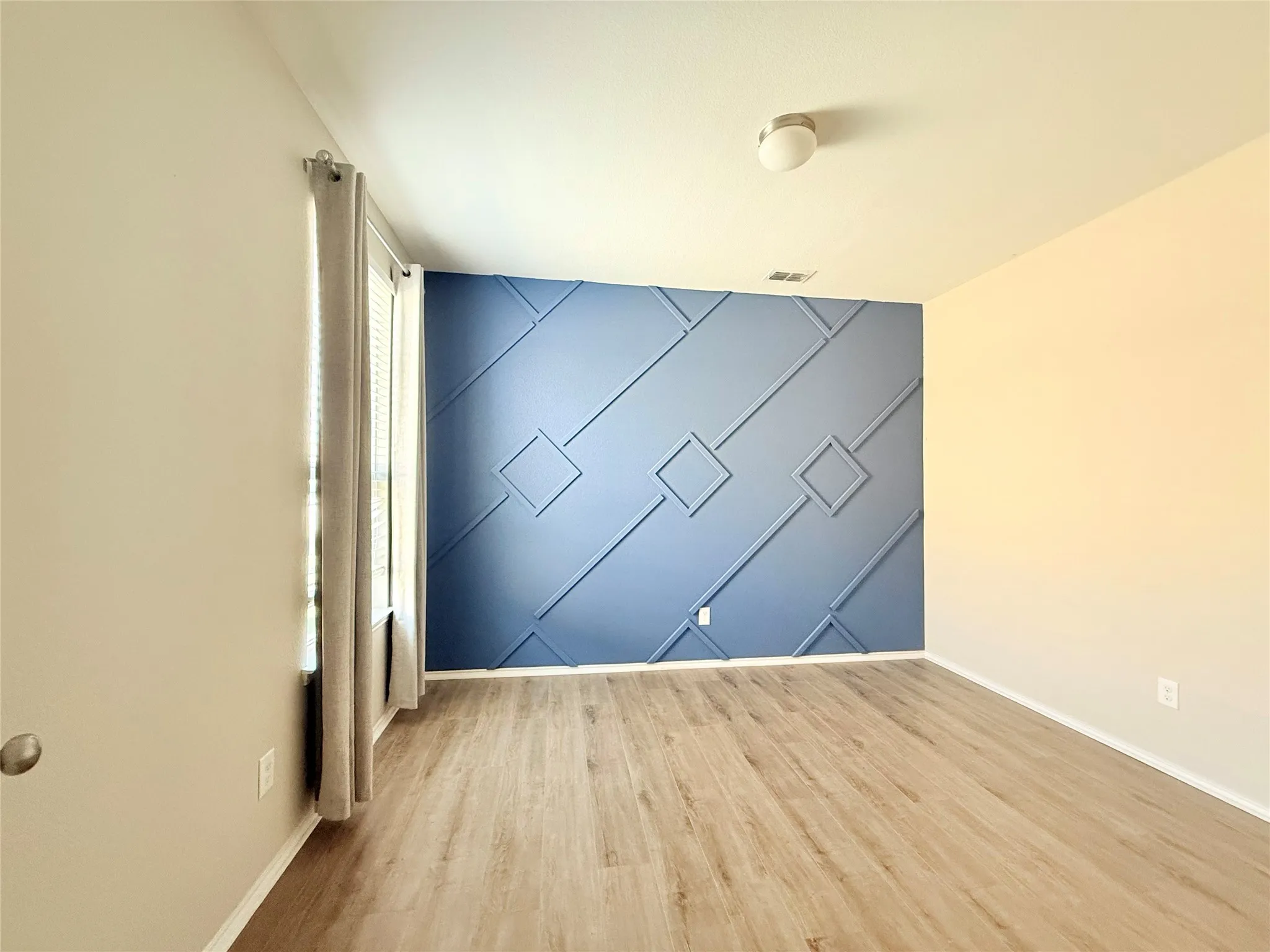 Single Family Residence For Rent in Tarrant County , 2404 Bermont Red Lane, Fort Worth, Texas 76131, 3 Bedroom, 2 Bathroom, 2 Garage spaces, 2,131 Sqft, built in 2016, mls#21329083, Real Estate Agent in Fort Worth, Homes For Rent in Tarrant county, Homes For Rent in Fort Worth, Realtor in Fort Worth Texas, Real Estate Brokerage Independent Realty Texas, Luminita Cordes Realtor