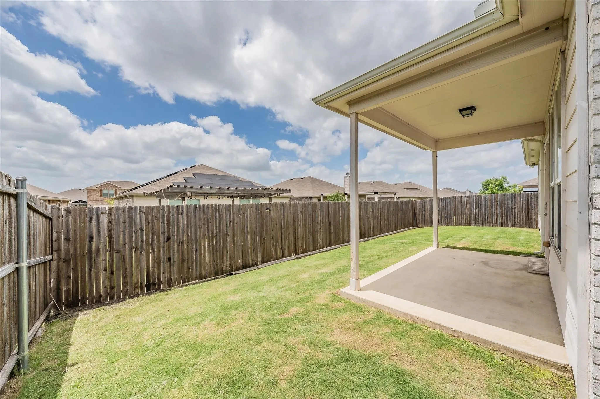 Single Family Residence For Rent in Tarrant County , 2404 Bermont Red Lane, Fort Worth, Texas 76131, 3 Bedroom, 2 Bathroom, 2 Garage spaces, 2,131 Sqft, built in 2016, mls#21329083, Real Estate Agent in Fort Worth, Homes For Rent in Tarrant county, Homes For Rent in Fort Worth, Realtor in Fort Worth Texas, Real Estate Brokerage Independent Realty Texas, Luminita Cordes Realtor