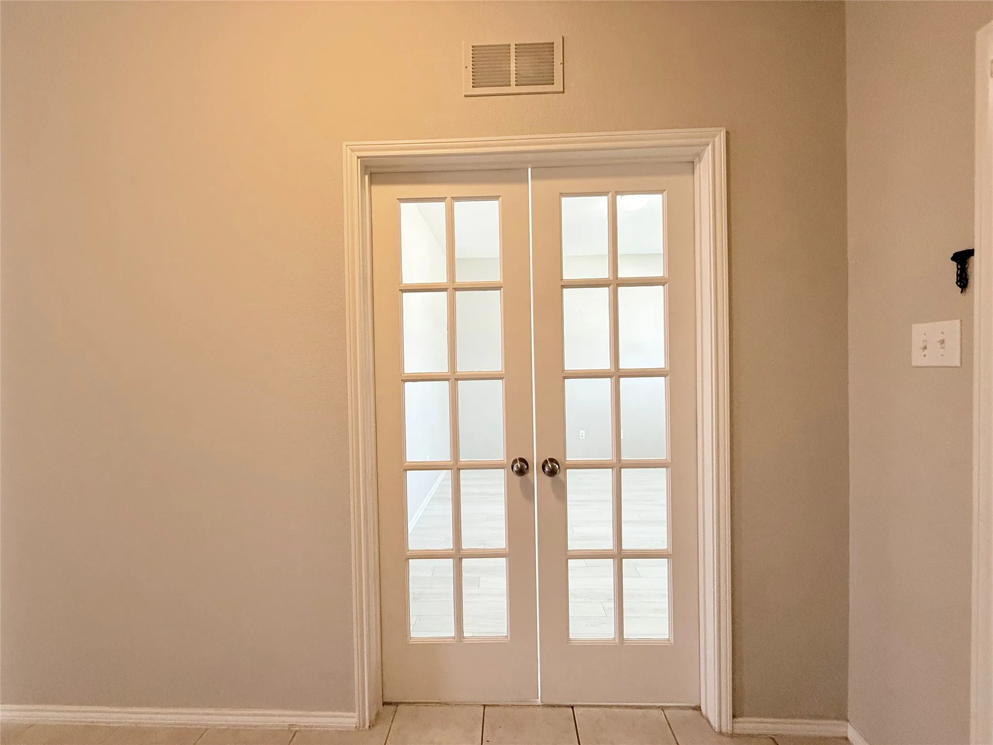 Single Family Residence For Rent in Tarrant County , 2404 Bermont Red Lane, Fort Worth, Texas 76131, 3 Bedroom, 2 Bathroom, 2 Garage spaces, 2,131 Sqft, built in 2016, mls#21329083, Real Estate Agent in Fort Worth, Homes For Rent in Tarrant county, Homes For Rent in Fort Worth, Realtor in Fort Worth Texas, Real Estate Brokerage Independent Realty Texas, Luminita Cordes Realtor