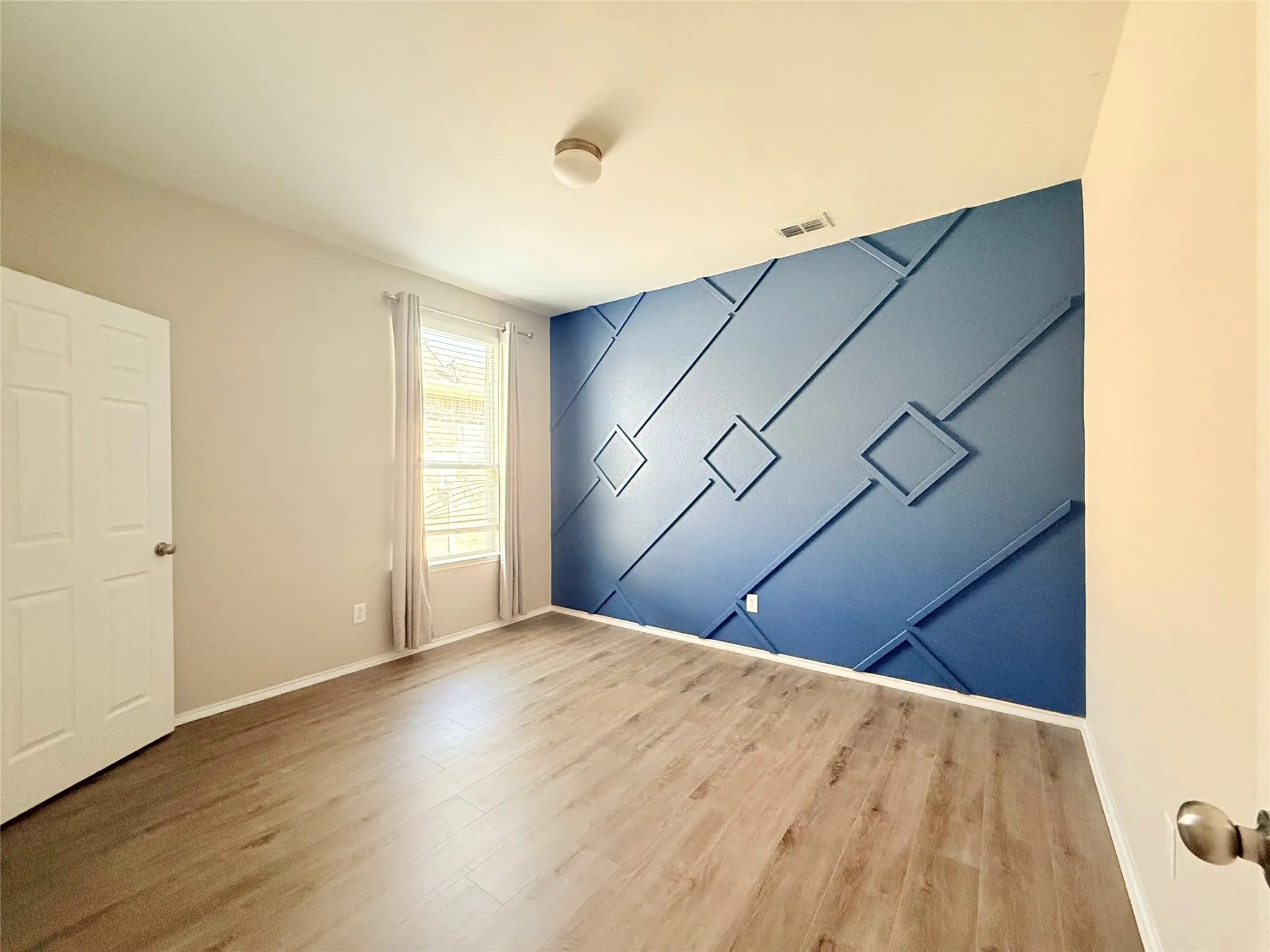 Single Family Residence For Rent in Tarrant County , 2404 Bermont Red Lane, Fort Worth, Texas 76131, 3 Bedroom, 2 Bathroom, 2 Garage spaces, 2,131 Sqft, built in 2016, mls#21329083, Real Estate Agent in Fort Worth, Homes For Rent in Tarrant county, Homes For Rent in Fort Worth, Realtor in Fort Worth Texas, Real Estate Brokerage Independent Realty Texas, Luminita Cordes Realtor