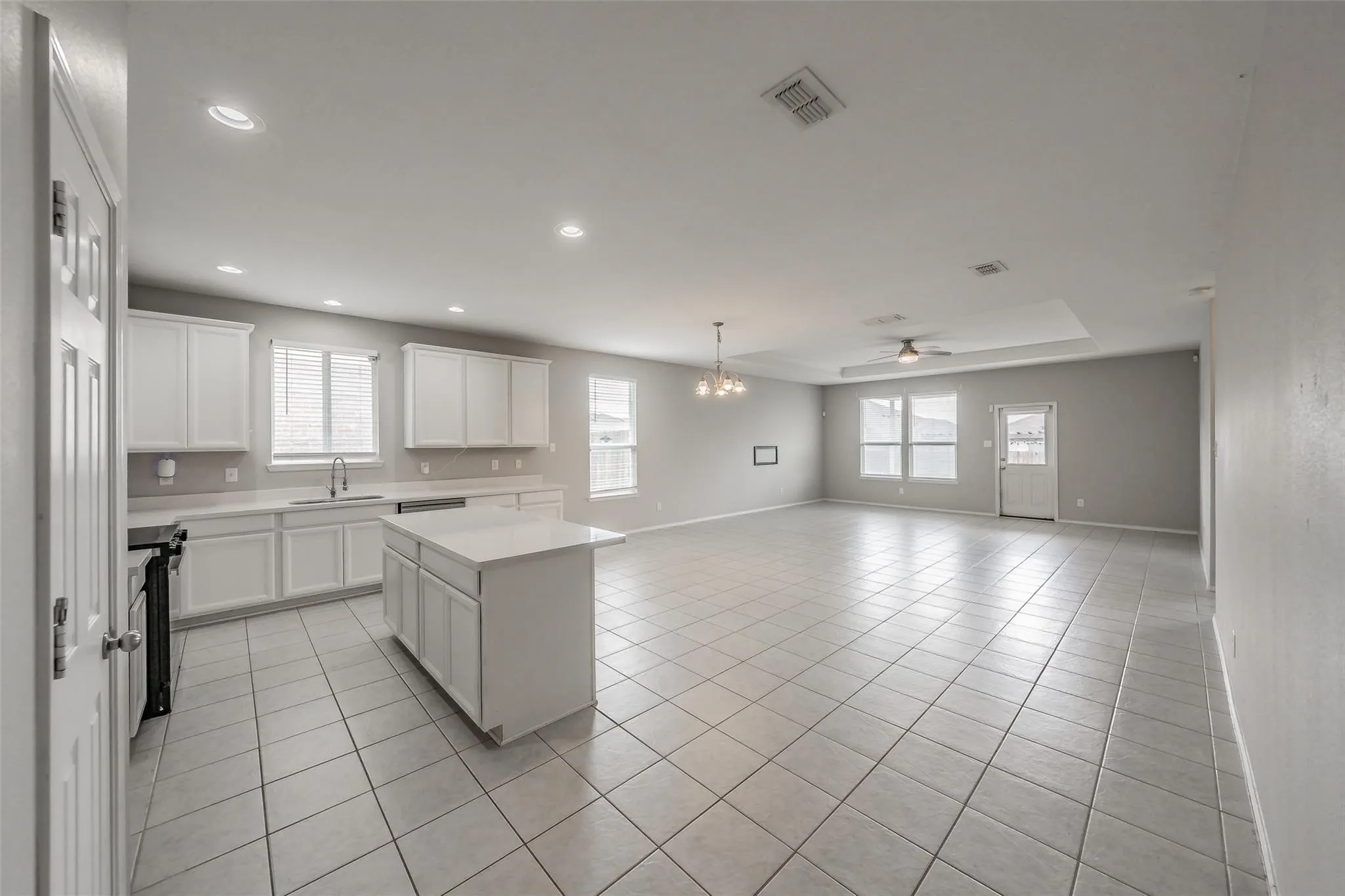 Single Family Residence For Rent in Tarrant County , 2404 Bermont Red Lane, Fort Worth, Texas 76131, 3 Bedroom, 2 Bathroom, 2 Garage spaces, 2,131 Sqft, built in 2016, mls#21329083, Real Estate Agent in Fort Worth, Homes For Rent in Tarrant county, Homes For Rent in Fort Worth, Realtor in Fort Worth Texas, Real Estate Brokerage Independent Realty Texas, Luminita Cordes Realtor