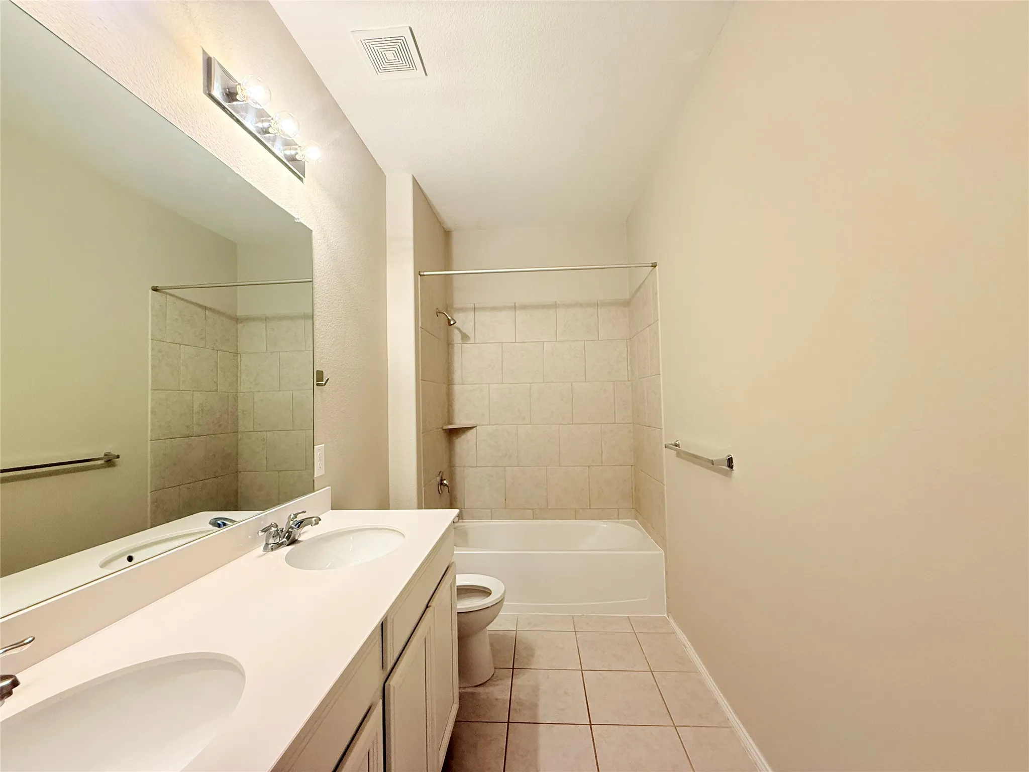 Single Family Residence For Rent in Tarrant County , 2404 Bermont Red Lane, Fort Worth, Texas 76131, 3 Bedroom, 2 Bathroom, 2 Garage spaces, 2,131 Sqft, built in 2016, mls#21329083, Real Estate Agent in Fort Worth, Homes For Rent in Tarrant county, Homes For Rent in Fort Worth, Realtor in Fort Worth Texas, Real Estate Brokerage Independent Realty Texas, Luminita Cordes Realtor
