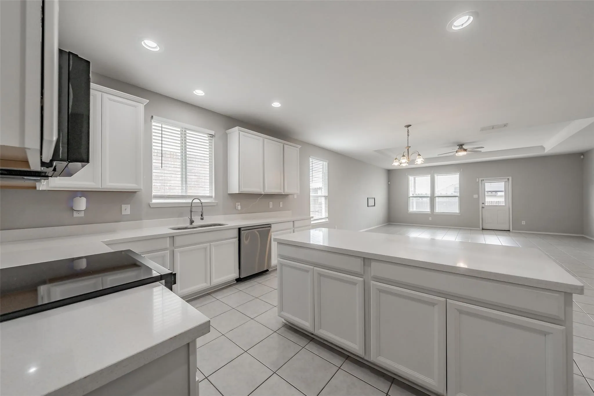 Single Family Residence For Rent in Tarrant County , 2404 Bermont Red Lane, Fort Worth, Texas 76131, 3 Bedroom, 2 Bathroom, 2 Garage spaces, 2,131 Sqft, built in 2016, mls#21329083, Real Estate Agent in Fort Worth, Homes For Rent in Tarrant county, Homes For Rent in Fort Worth, Realtor in Fort Worth Texas, Real Estate Brokerage Independent Realty Texas, Luminita Cordes Realtor