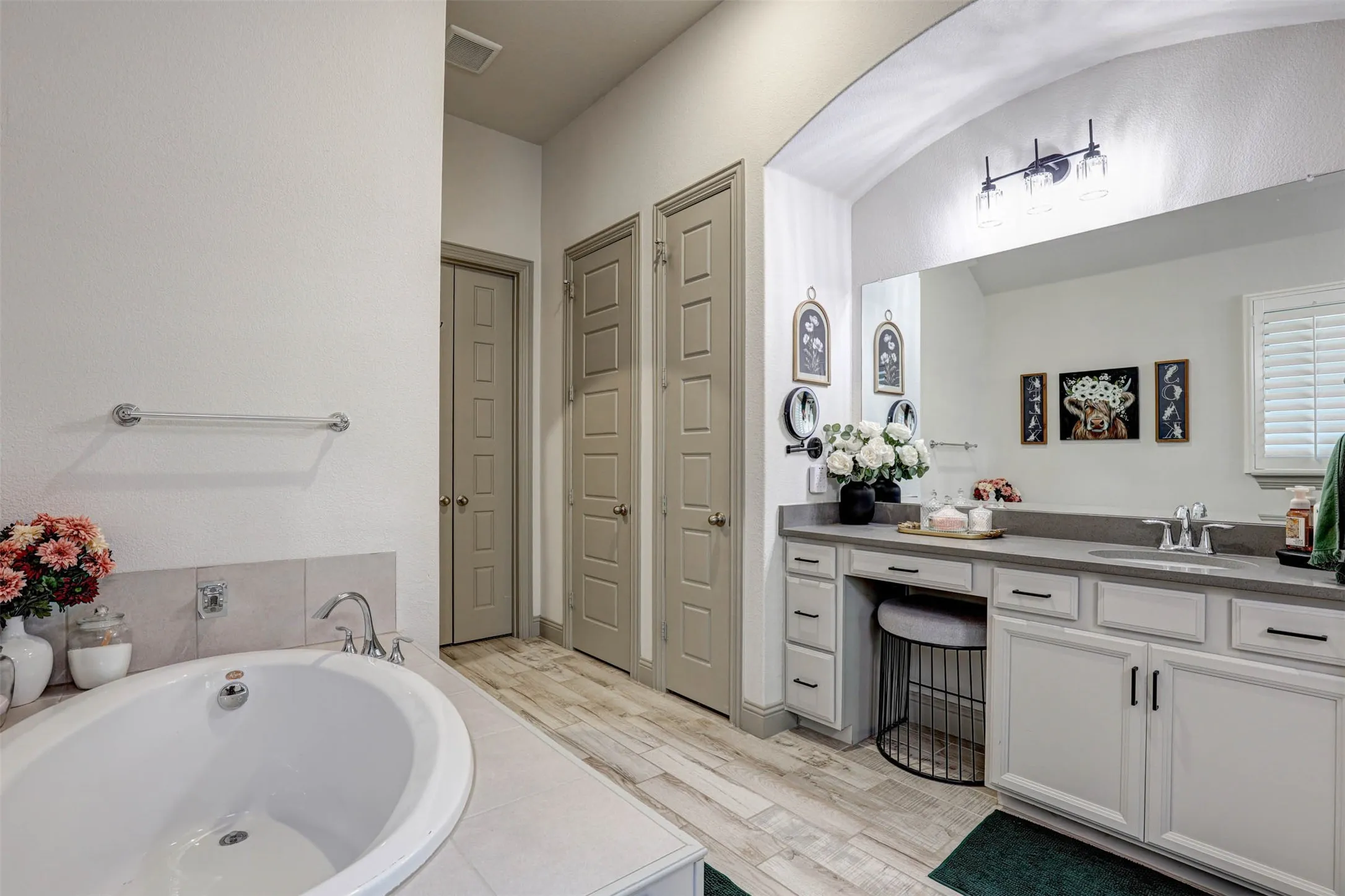 Single Family Residence For Sale in Denton County , 11490 Misty Ridge Drive, Flower Mound, Texas 76262, 4 Bedroom, 4 Bathroom, 2 Garage spaces, 3,202 Sqft, built in 2020, mls#21328245, Real Estate Agent in Flower Mound, Homes For Sale in Denton county, Homes For Sale in Flower Mound, Realtor in Flower Mound Texas, Real Estate Brokerage Independent Realty Texas, Luminita Cordes Realtor