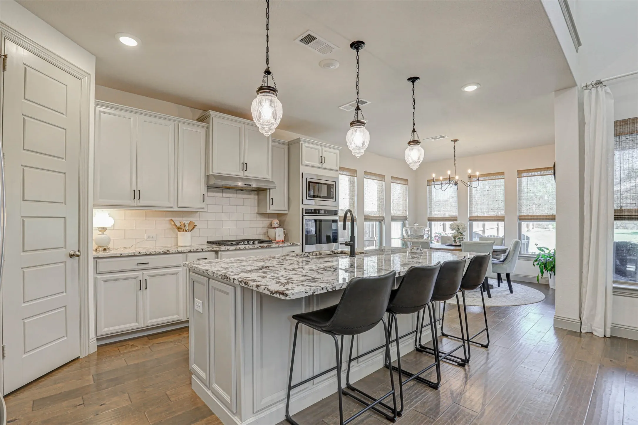 Single Family Residence For Sale in Denton County , 11490 Misty Ridge Drive, Flower Mound, Texas 76262, 4 Bedroom, 4 Bathroom, 2 Garage spaces, 3,202 Sqft, built in 2020, mls#21328245, Real Estate Agent in Flower Mound, Homes For Sale in Denton county, Homes For Sale in Flower Mound, Realtor in Flower Mound Texas, Real Estate Brokerage Independent Realty Texas, Luminita Cordes Realtor