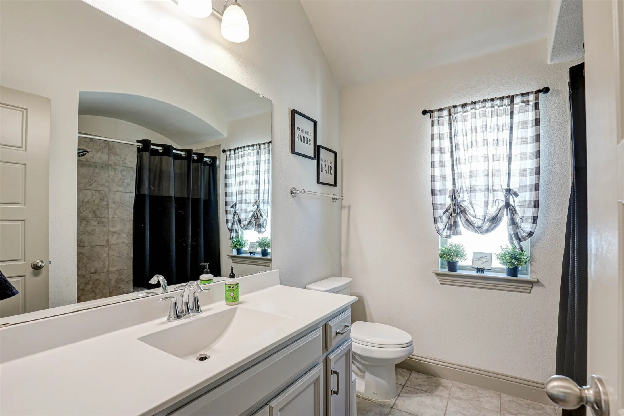 Single Family Residence For Sale in Denton County , 11490 Misty Ridge Drive, Flower Mound, Texas 76262, 4 Bedroom, 4 Bathroom, 2 Garage spaces, 3,202 Sqft, built in 2020, mls#21328245, Real Estate Agent in Flower Mound, Homes For Sale in Denton county, Homes For Sale in Flower Mound, Realtor in Flower Mound Texas, Real Estate Brokerage Independent Realty Texas, Luminita Cordes Realtor