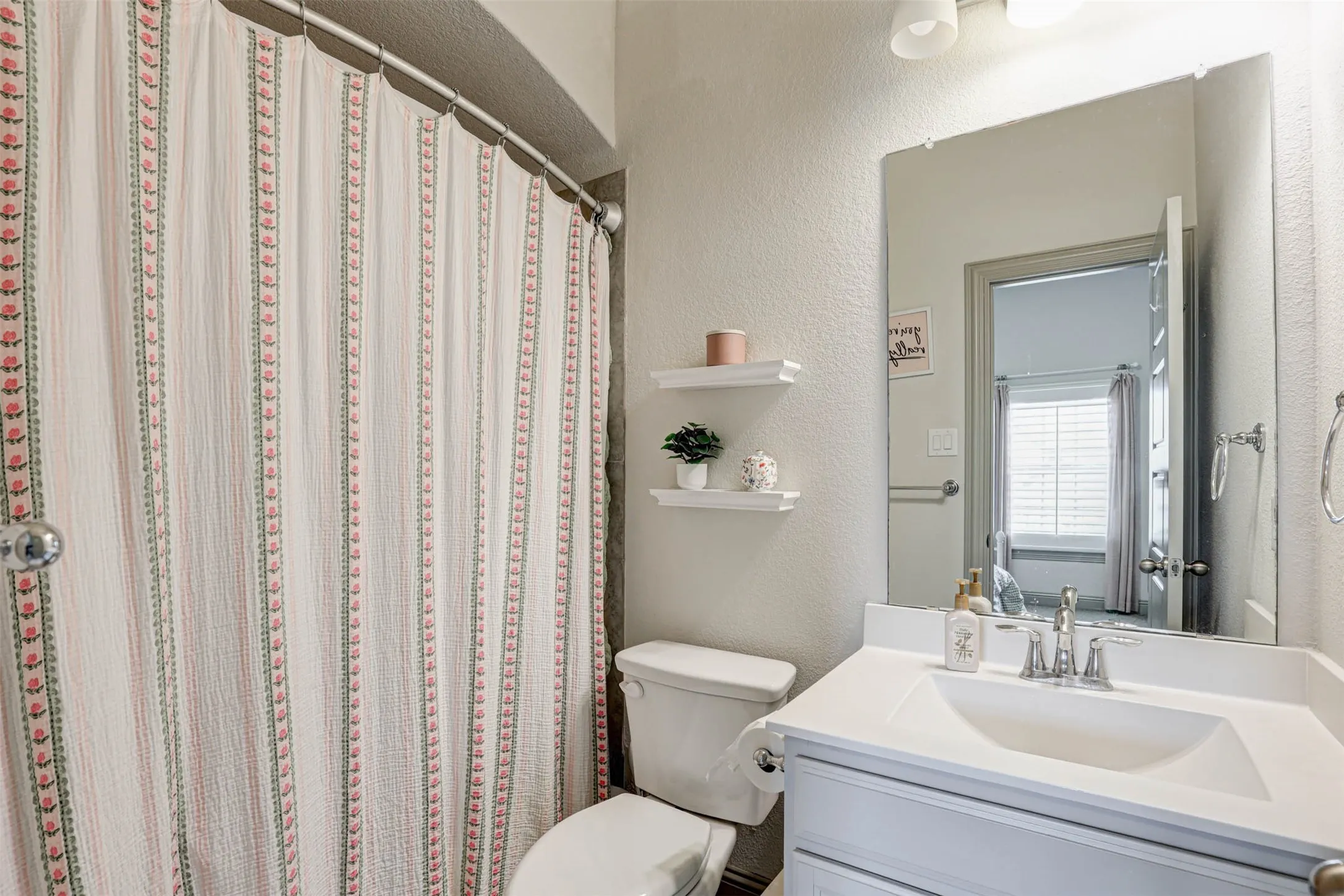 Single Family Residence For Sale in Denton County , 11490 Misty Ridge Drive, Flower Mound, Texas 76262, 4 Bedroom, 4 Bathroom, 2 Garage spaces, 3,202 Sqft, built in 2020, mls#21328245, Real Estate Agent in Flower Mound, Homes For Sale in Denton county, Homes For Sale in Flower Mound, Realtor in Flower Mound Texas, Real Estate Brokerage Independent Realty Texas, Luminita Cordes Realtor