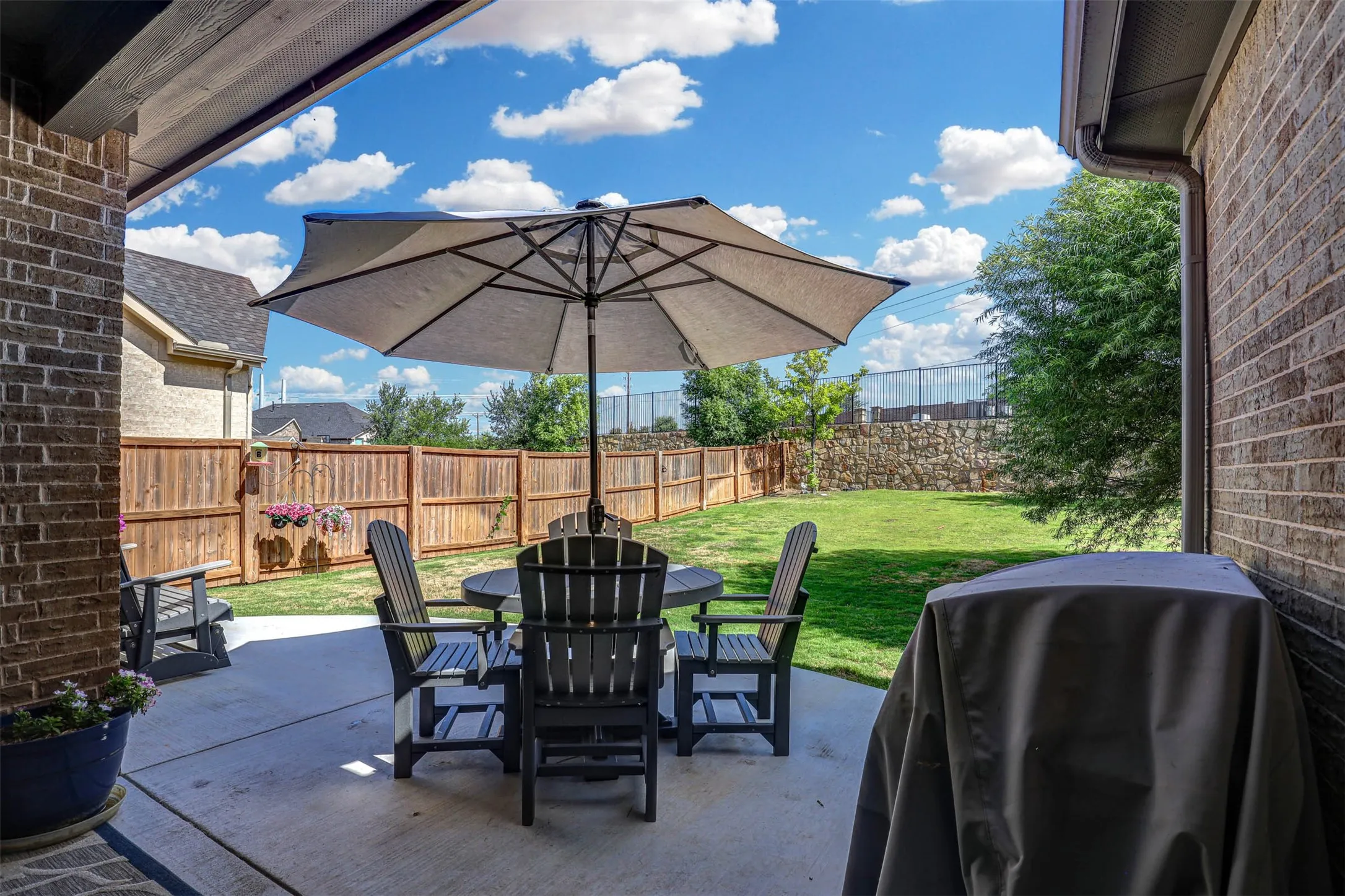 Single Family Residence For Sale in Denton County , 11490 Misty Ridge Drive, Flower Mound, Texas 76262, 4 Bedroom, 4 Bathroom, 2 Garage spaces, 3,202 Sqft, built in 2020, mls#21328245, Real Estate Agent in Flower Mound, Homes For Sale in Denton county, Homes For Sale in Flower Mound, Realtor in Flower Mound Texas, Real Estate Brokerage Independent Realty Texas, Luminita Cordes Realtor