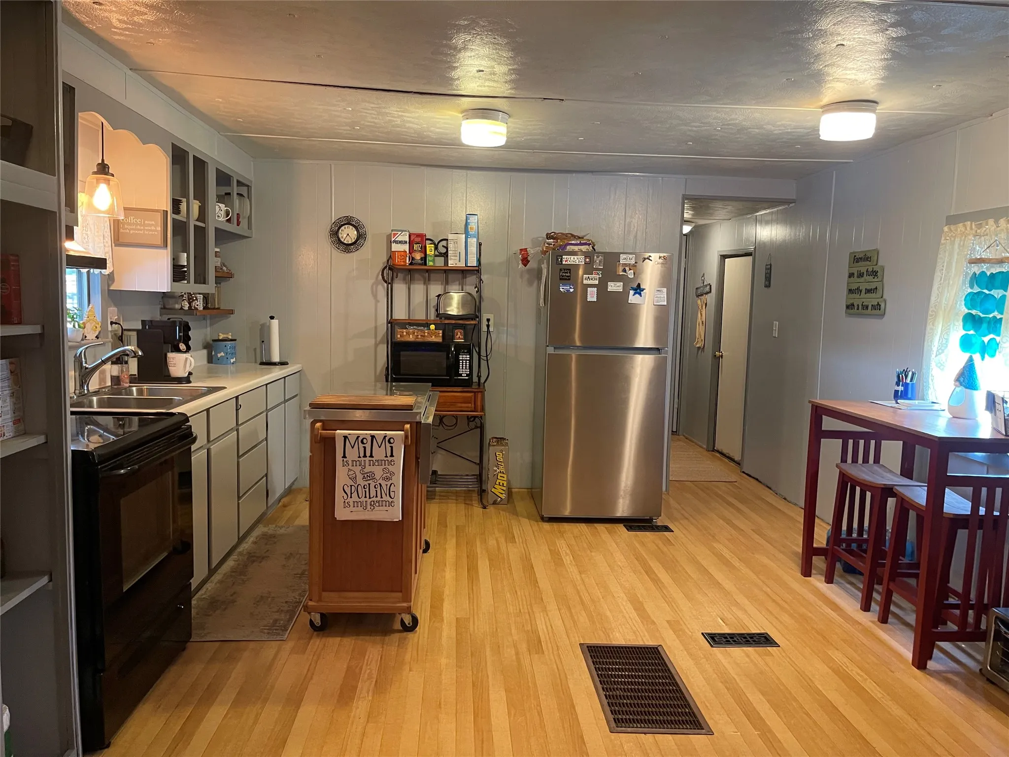 Manufactured Home For Sale in Palo Pinto County , 2334 Sanbar Road 60, Possum Kingdom Lake, Texas 76449, 2 Bedroom, 2 Bathroom, Garage spaces, 980 Sqft, built in 0, Price $55,000, mls#21328783, Real Estate Agent in Possum Kingdom Lake, Homes For Sale in Palo Pinto county, Homes For Sale in Possum Kingdom Lake, Realtor in Possum Kingdom Lake Texas, Real Estate Brokerage Independent Realty Texas, Luminita Cordes Realtor