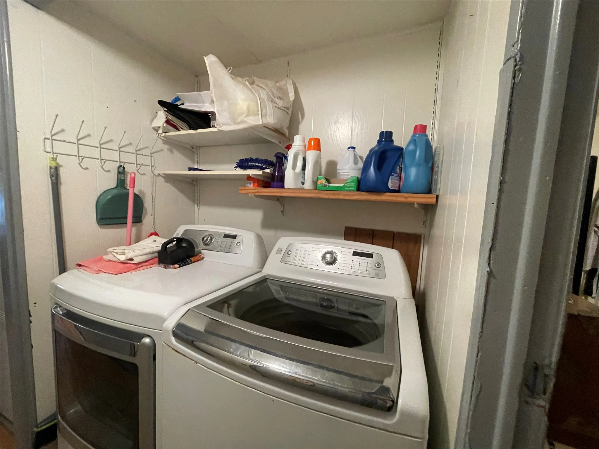 Manufactured Home For Sale in Palo Pinto County , 2334 Sanbar Road 60, Possum Kingdom Lake, Texas 76449, 2 Bedroom, 2 Bathroom, Garage spaces, 980 Sqft, built in 0, Price $55,000, mls#21328783, Real Estate Agent in Possum Kingdom Lake, Homes For Sale in Palo Pinto county, Homes For Sale in Possum Kingdom Lake, Realtor in Possum Kingdom Lake Texas, Real Estate Brokerage Independent Realty Texas, Luminita Cordes Realtor