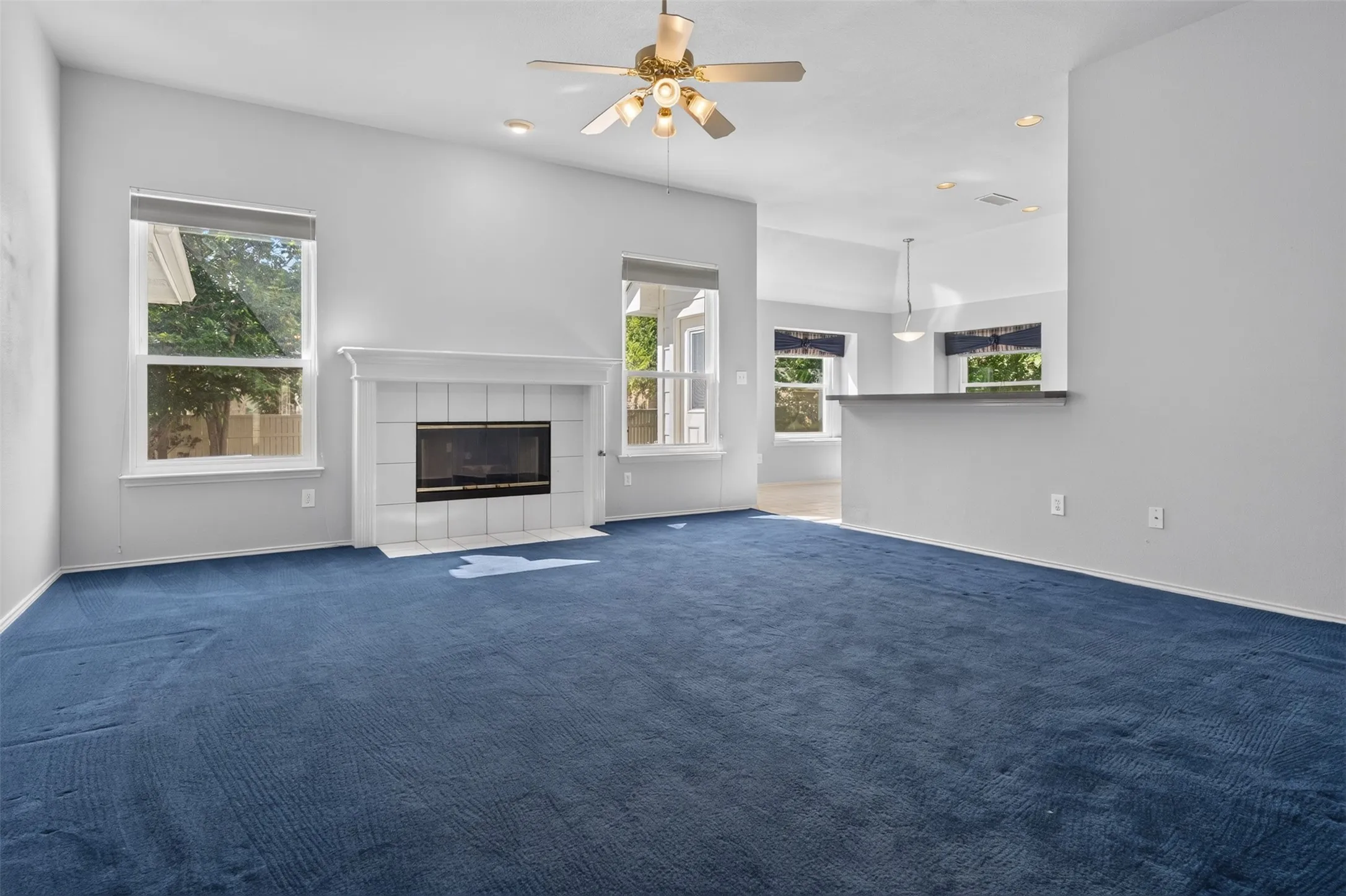 Single Family Residence For Sale in Tarrant County , 1005 Wilderness Trail, Crowley, Texas 76036, 4 Bedroom, 3 Bathroom, 3 Garage spaces, 2,417 Sqft, built in 1997, mls#21315441, Real Estate Agent in Crowley, Homes For Sale in Tarrant county, Homes For Sale in Crowley, Realtor in Crowley Texas, Real Estate Brokerage Independent Realty Texas, Luminita Cordes Realtor