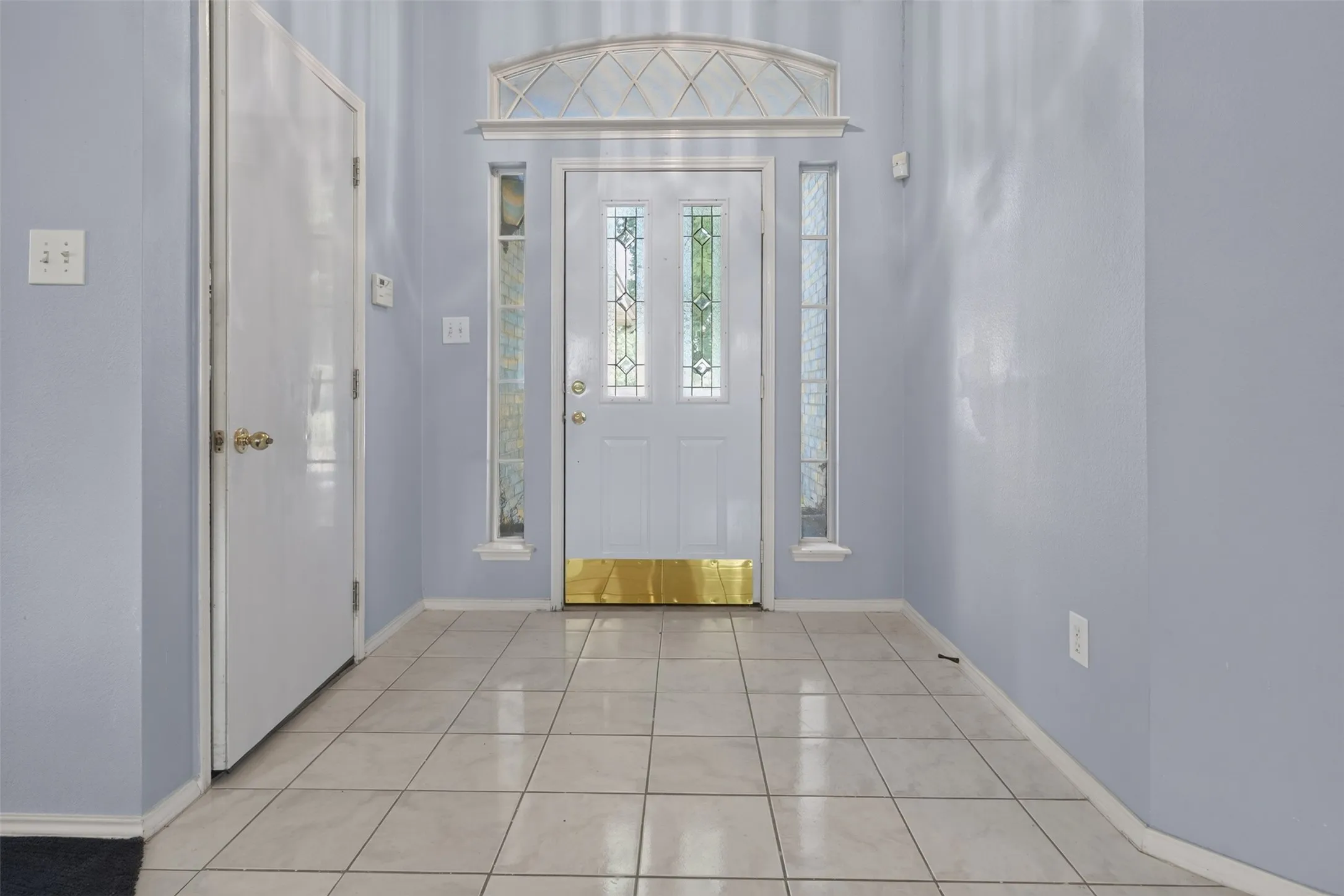Single Family Residence For Sale in Tarrant County , 1005 Wilderness Trail, Crowley, Texas 76036, 4 Bedroom, 3 Bathroom, 3 Garage spaces, 2,417 Sqft, built in 1997, mls#21315441, Real Estate Agent in Crowley, Homes For Sale in Tarrant county, Homes For Sale in Crowley, Realtor in Crowley Texas, Real Estate Brokerage Independent Realty Texas, Luminita Cordes Realtor