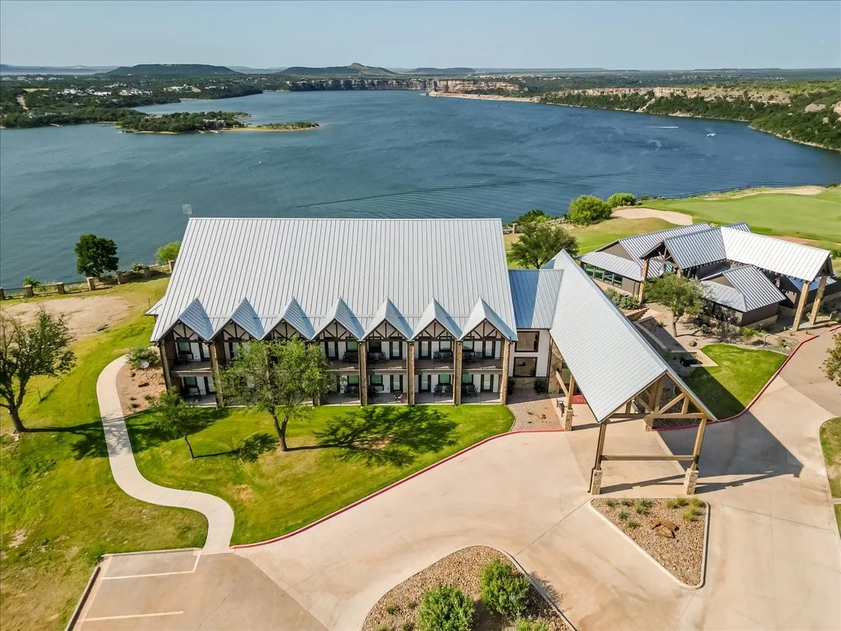 The Cliffs Hotel