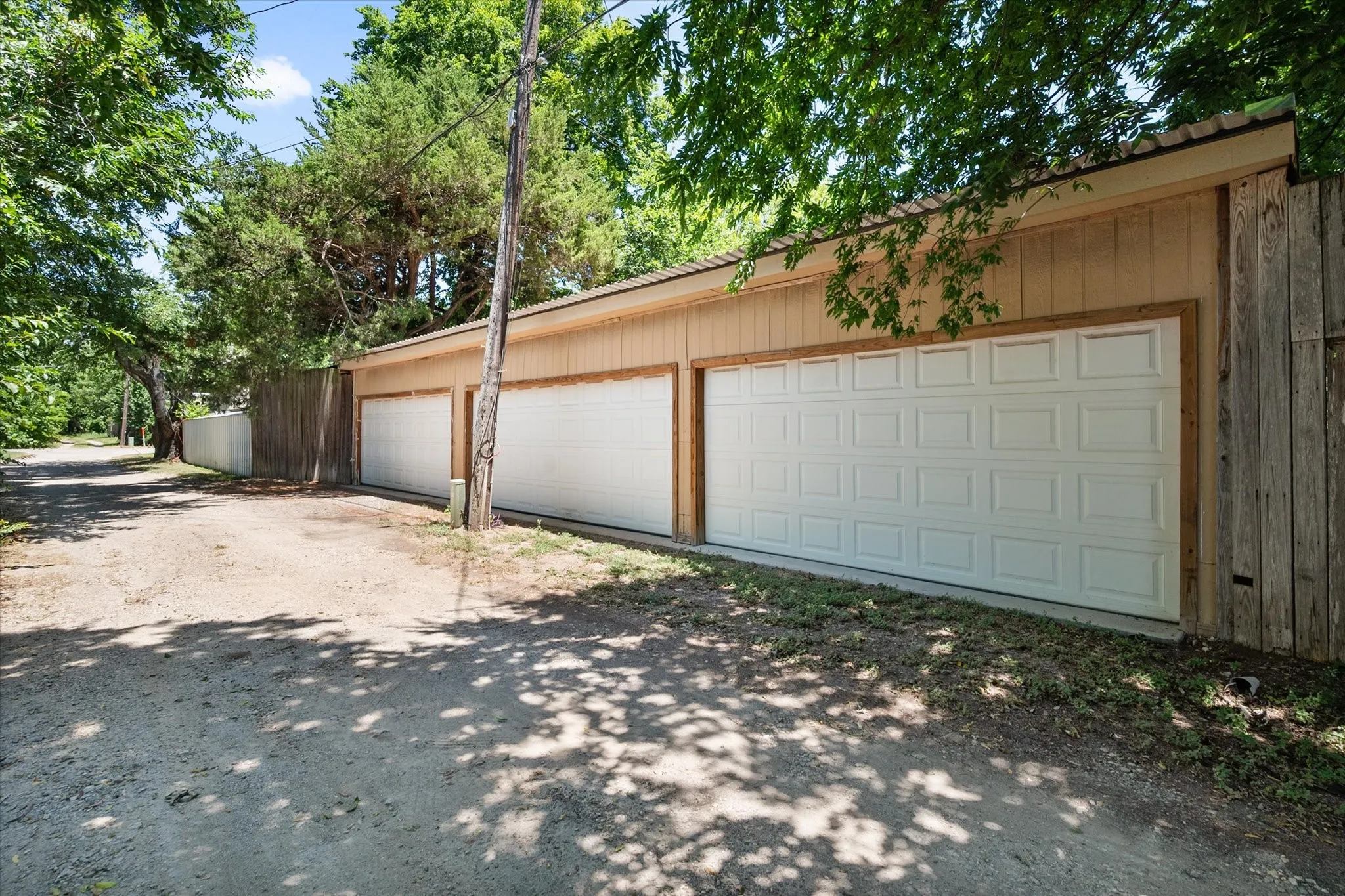 6 car garage with alley access