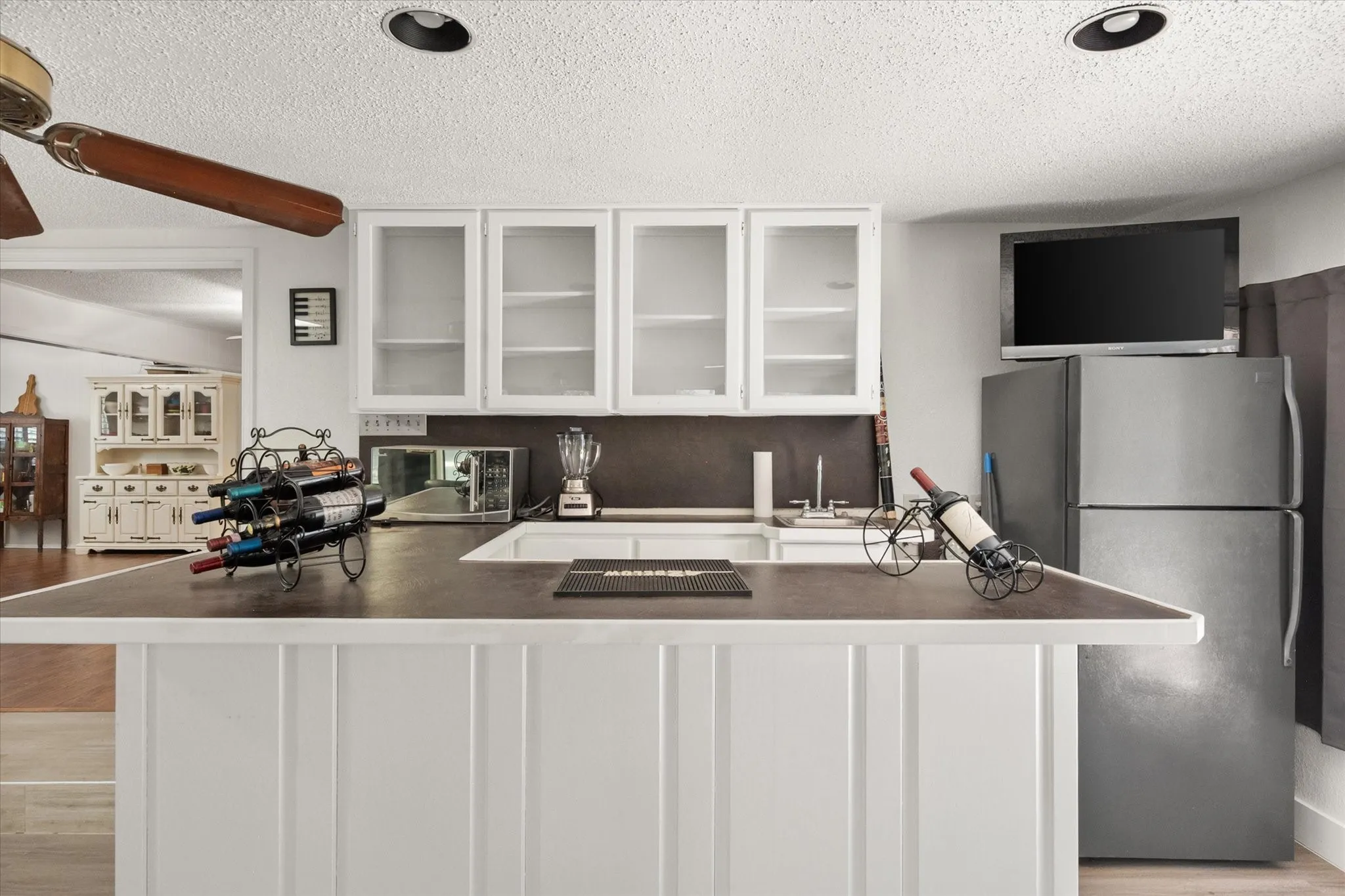 Wet Bar in 2nd Living