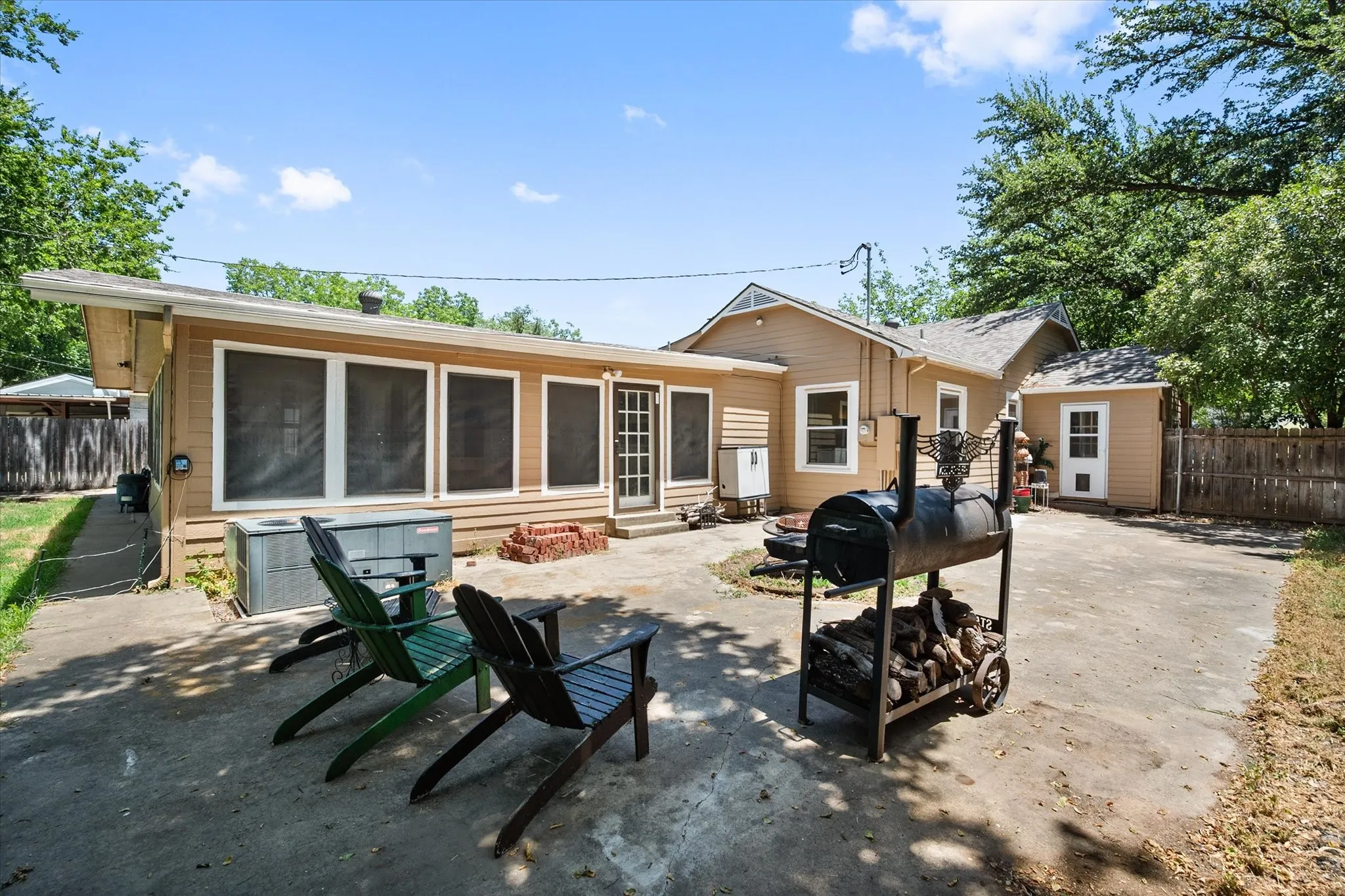 Grill or Firepit patio