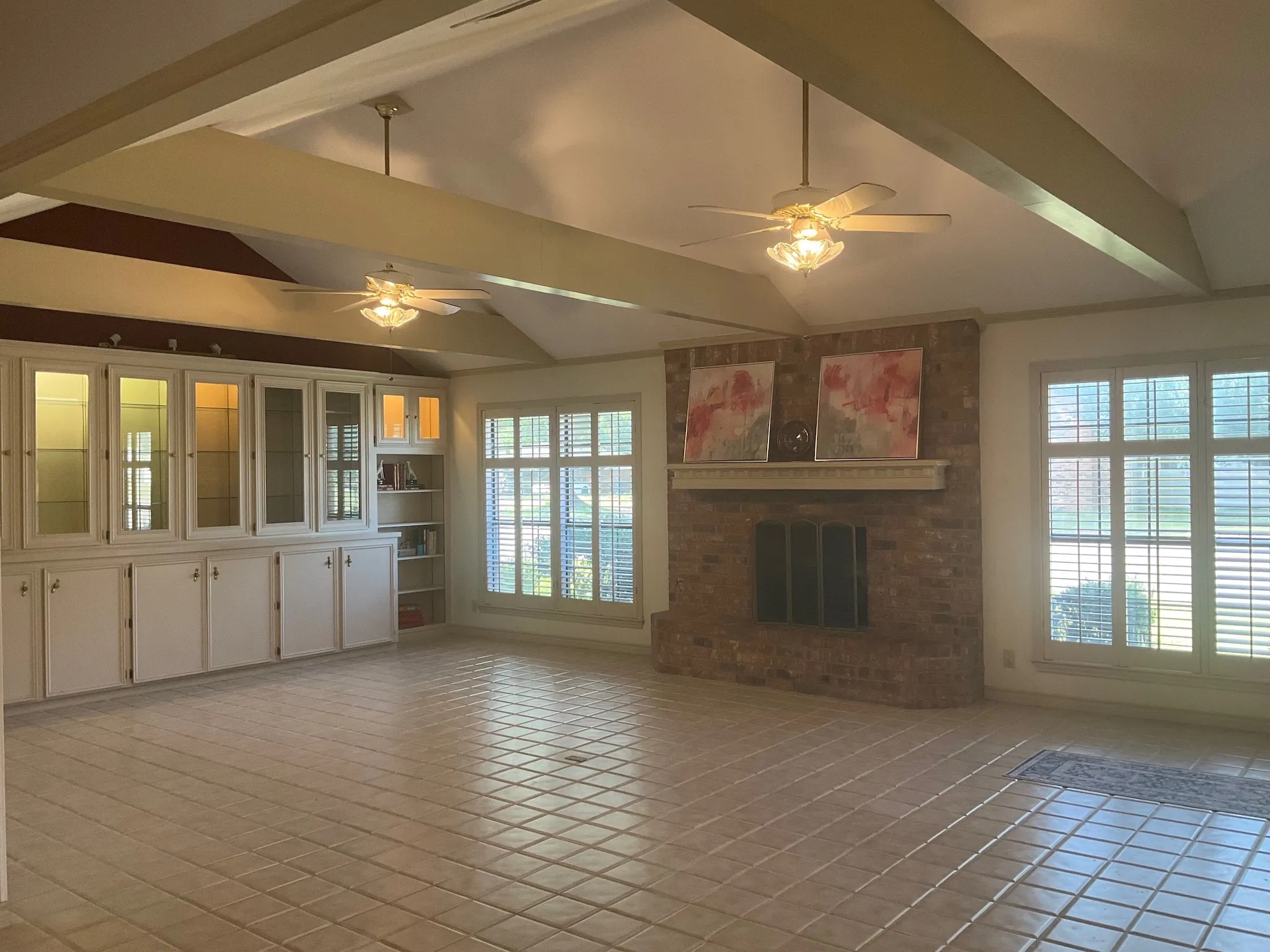 Townhouse For Sale in Navarro County , 205 Northwood Boulevard, Corsicana, Texas 75110, 2 Bedroom, 2 Bathroom, 2 Garage spaces, 2,000 Sqft, built in 1992, mls#21328556, Real Estate Agent in Corsicana, Homes For Sale in Navarro county, Homes For Sale in Corsicana, Realtor in Corsicana Texas, Real Estate Brokerage Independent Realty Texas, Luminita Cordes Realtor