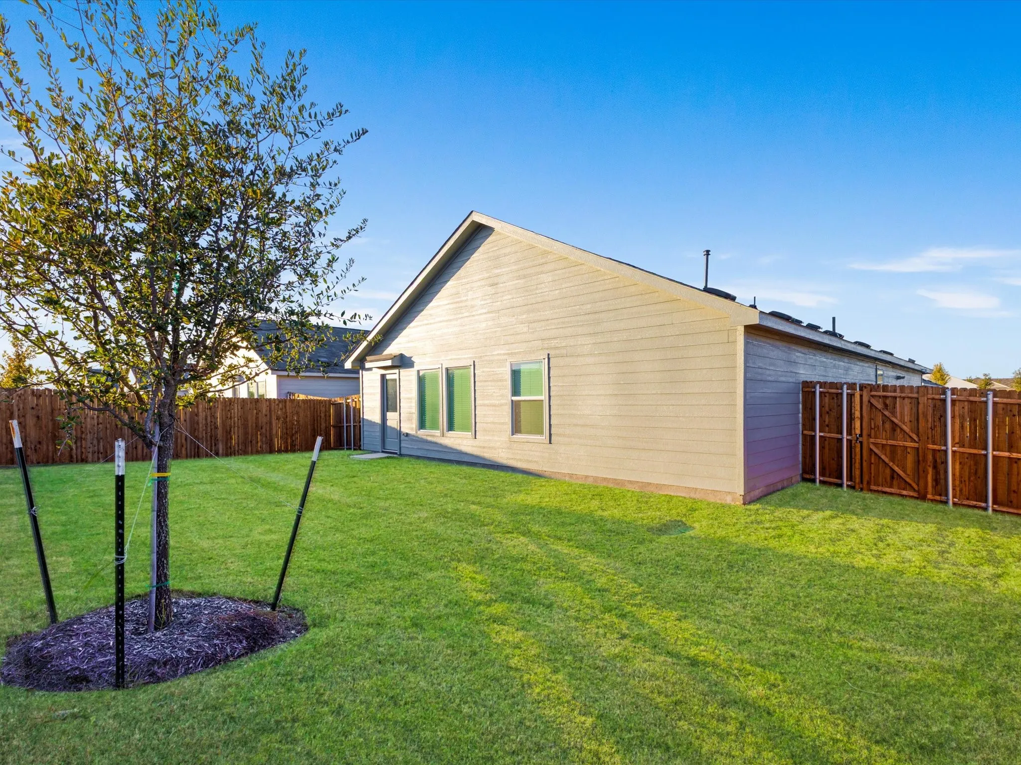 Single Family Residence For Rent in Collin County , 1621 Baugh Street, Mc Kinney, Texas 75071, 4 Bedroom, 2 Bathroom, 2 Garage spaces, 1,707 Sqft, built in 2025, mls#21329106, Real Estate Agent in Mc Kinney, Homes For Rent in Collin county, Homes For Rent in Mc Kinney, Realtor in Mc Kinney Texas, Real Estate Brokerage Independent Realty Texas, Luminita Cordes Realtor