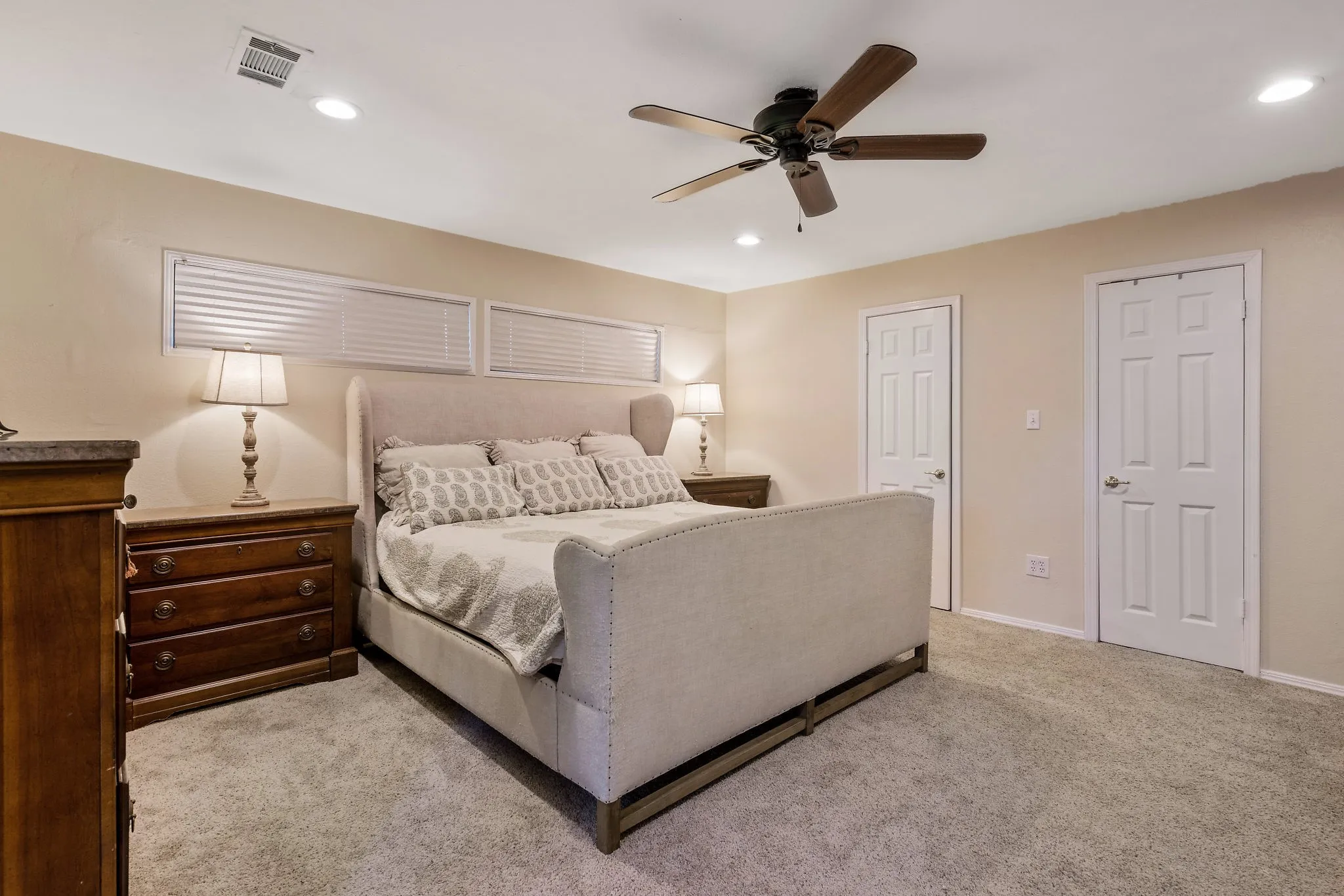 Single Family Residence For Rent in Tarrant County , 2413 Taylor Street, Southlake, Texas 76092, 4 Bedroom, 3 Bathroom, 2 Garage spaces, 3,166 Sqft, built in 1984, mls#21328828, Real Estate Agent in Southlake, Homes For Rent in Tarrant county, Homes For Rent in Southlake, Realtor in Southlake Texas, Real Estate Brokerage Independent Realty Texas, Luminita Cordes Realtor