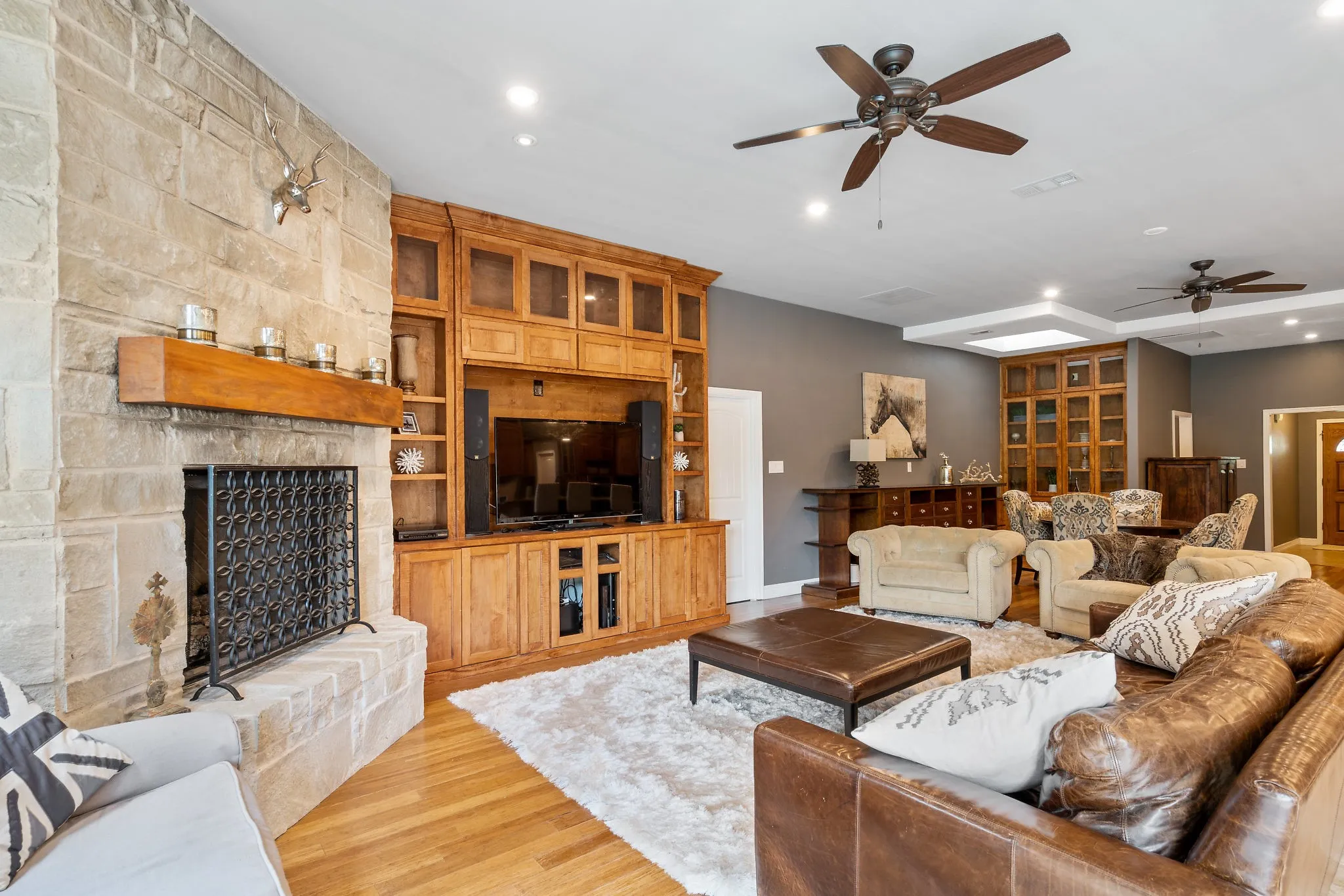 Single Family Residence For Rent in Tarrant County , 2413 Taylor Street, Southlake, Texas 76092, 4 Bedroom, 3 Bathroom, 2 Garage spaces, 3,166 Sqft, built in 1984, mls#21328828, Real Estate Agent in Southlake, Homes For Rent in Tarrant county, Homes For Rent in Southlake, Realtor in Southlake Texas, Real Estate Brokerage Independent Realty Texas, Luminita Cordes Realtor