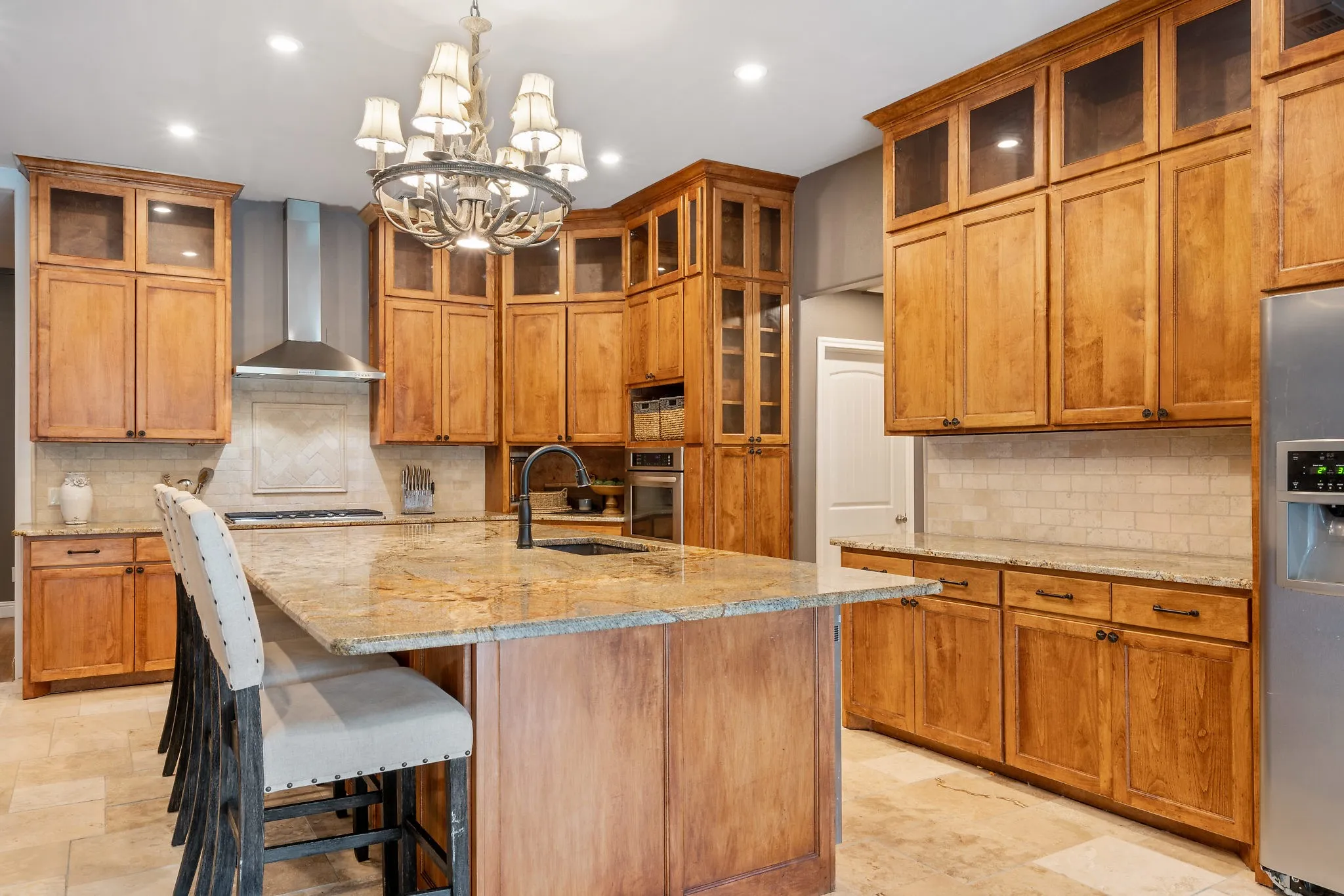 Single Family Residence For Rent in Tarrant County , 2413 Taylor Street, Southlake, Texas 76092, 4 Bedroom, 3 Bathroom, 2 Garage spaces, 3,166 Sqft, built in 1984, mls#21328828, Real Estate Agent in Southlake, Homes For Rent in Tarrant county, Homes For Rent in Southlake, Realtor in Southlake Texas, Real Estate Brokerage Independent Realty Texas, Luminita Cordes Realtor