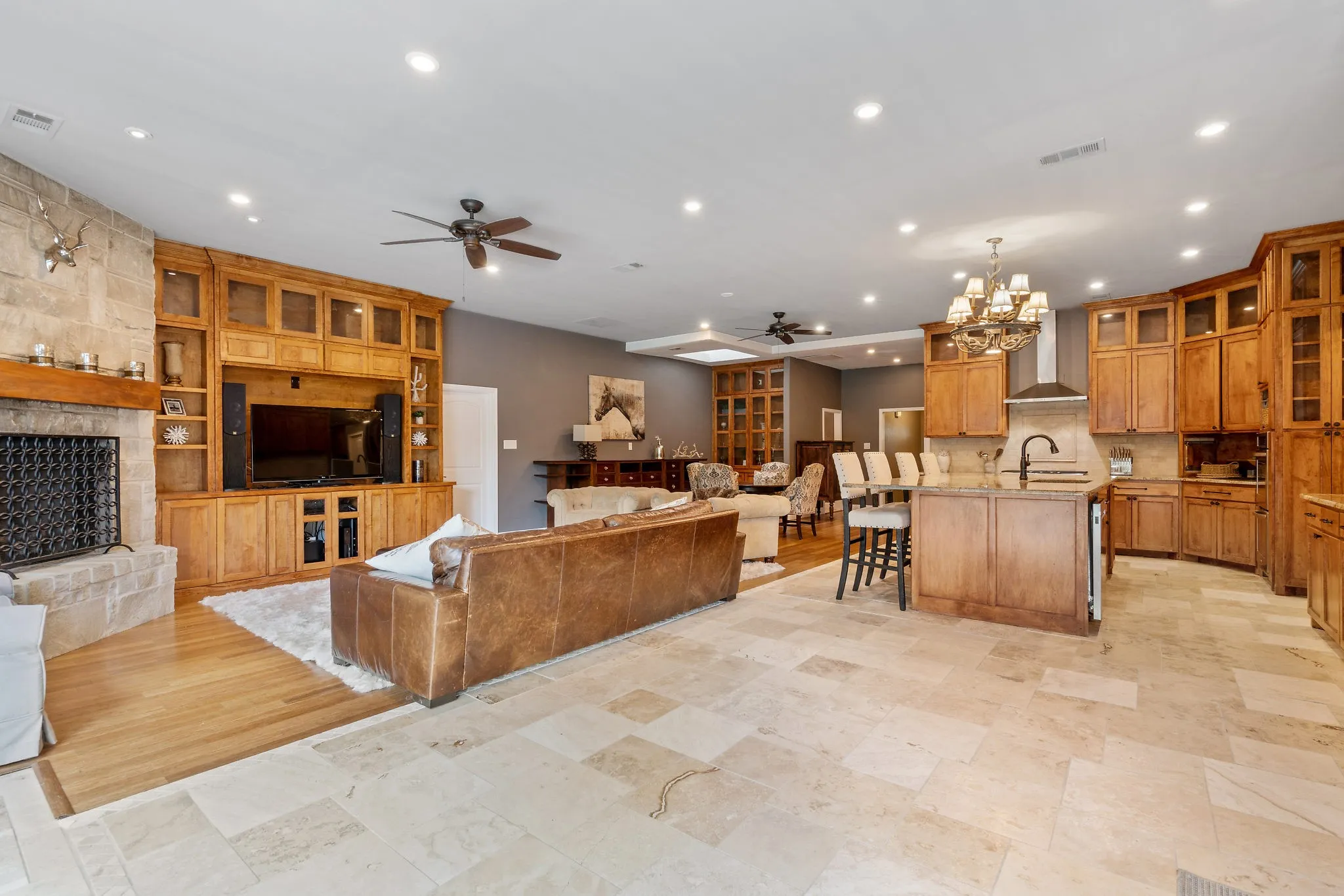 Single Family Residence For Rent in Tarrant County , 2413 Taylor Street, Southlake, Texas 76092, 4 Bedroom, 3 Bathroom, 2 Garage spaces, 3,166 Sqft, built in 1984, mls#21328828, Real Estate Agent in Southlake, Homes For Rent in Tarrant county, Homes For Rent in Southlake, Realtor in Southlake Texas, Real Estate Brokerage Independent Realty Texas, Luminita Cordes Realtor