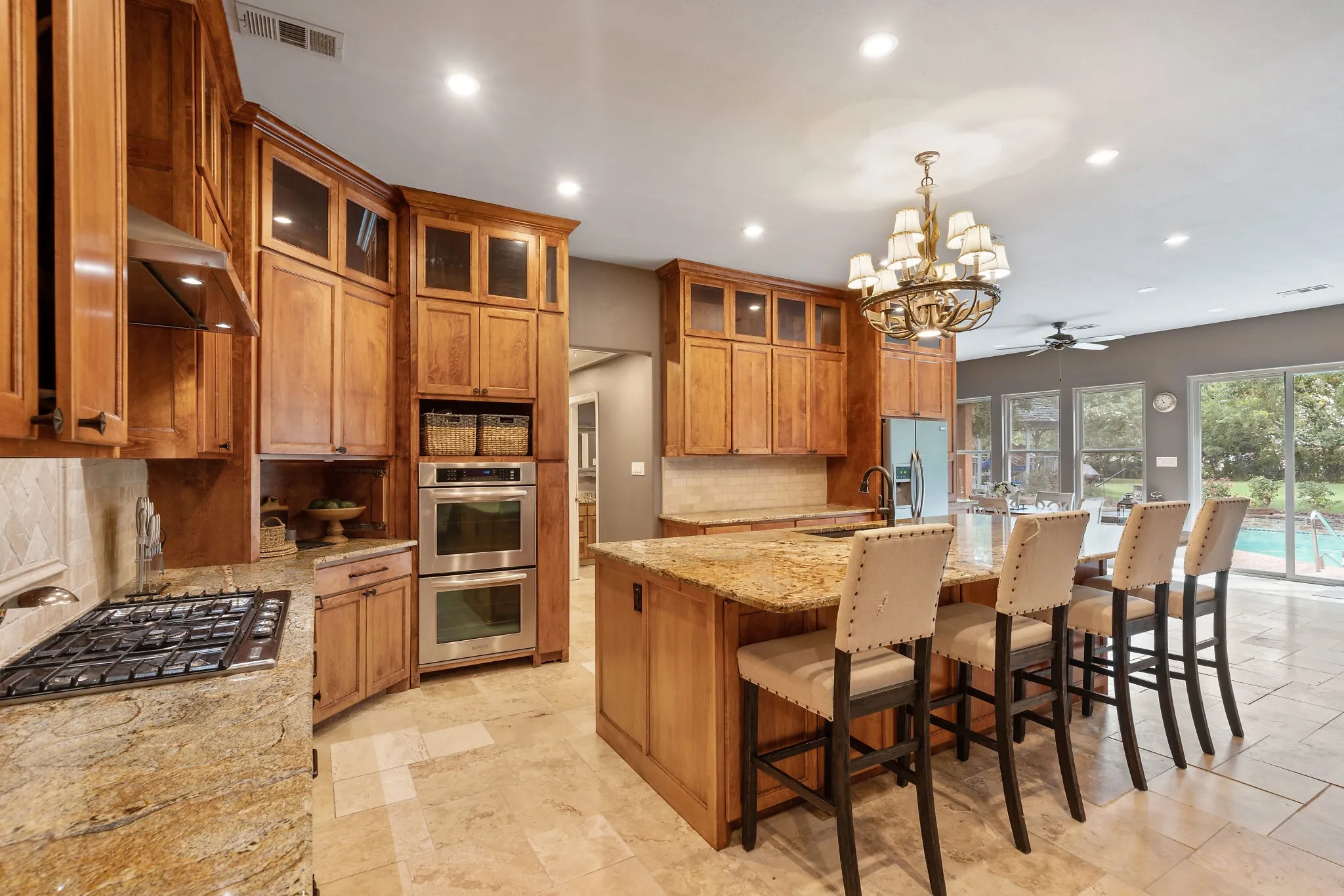 Single Family Residence For Rent in Tarrant County , 2413 Taylor Street, Southlake, Texas 76092, 4 Bedroom, 3 Bathroom, 2 Garage spaces, 3,166 Sqft, built in 1984, mls#21328828, Real Estate Agent in Southlake, Homes For Rent in Tarrant county, Homes For Rent in Southlake, Realtor in Southlake Texas, Real Estate Brokerage Independent Realty Texas, Luminita Cordes Realtor
