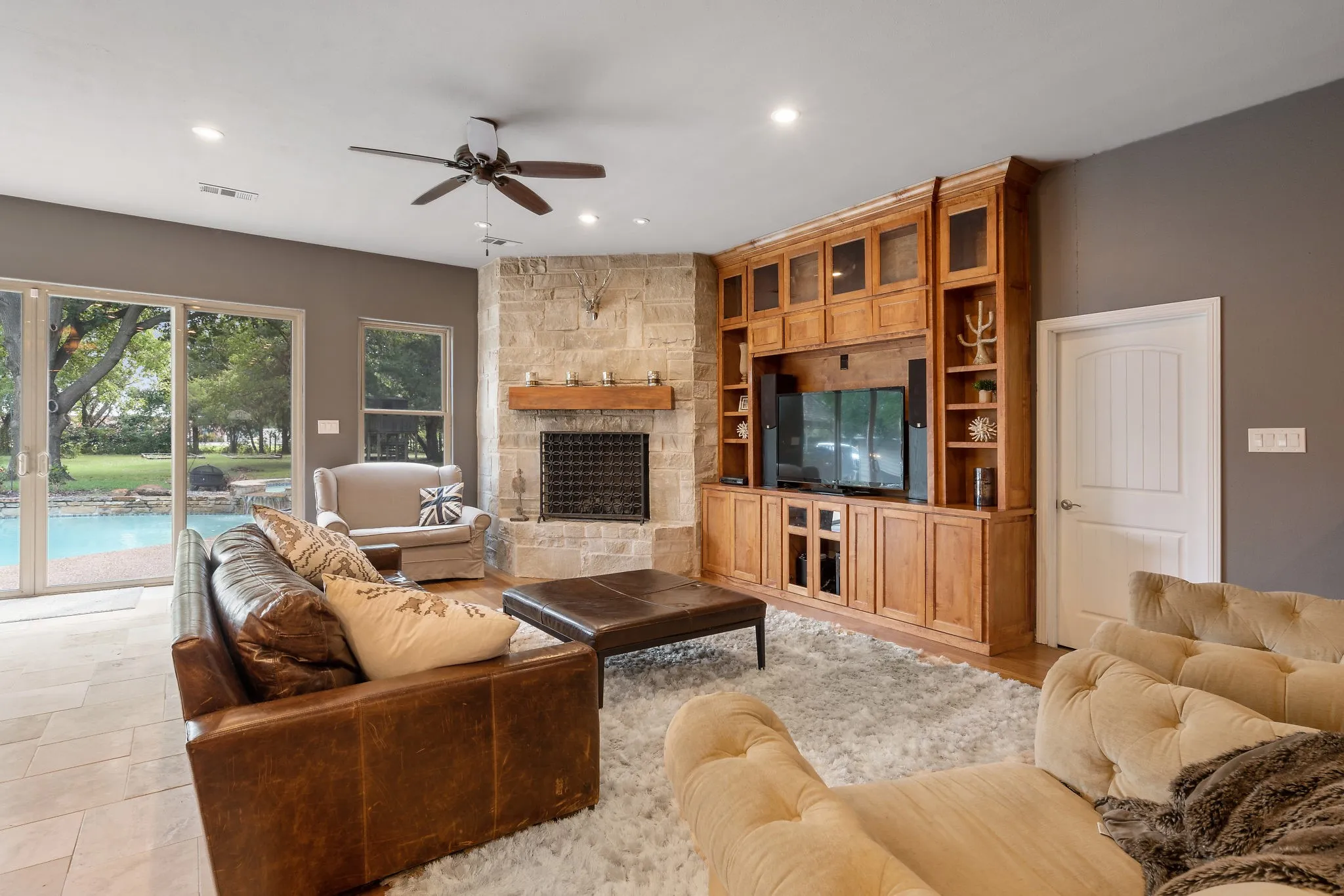 Single Family Residence For Rent in Tarrant County , 2413 Taylor Street, Southlake, Texas 76092, 4 Bedroom, 3 Bathroom, 2 Garage spaces, 3,166 Sqft, built in 1984, mls#21328828, Real Estate Agent in Southlake, Homes For Rent in Tarrant county, Homes For Rent in Southlake, Realtor in Southlake Texas, Real Estate Brokerage Independent Realty Texas, Luminita Cordes Realtor