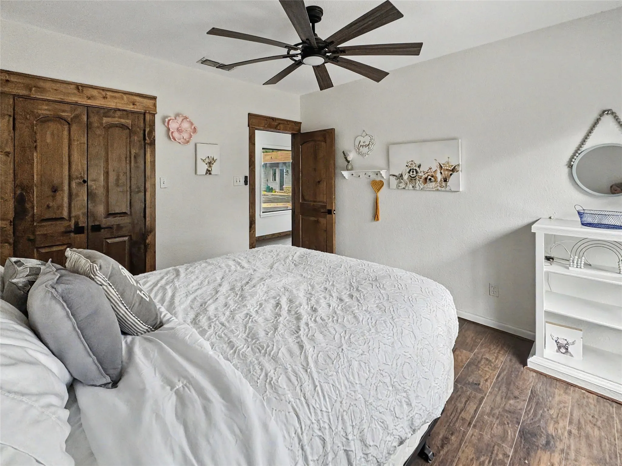Single Family Residence For Sale in Palo Pinto County , 80342 Interstate 20, Gordon, Texas 76453, 3 Bedrooms, 3 Bathrooms, 2 Garage spaces, 4,196 Sqft, built in 1984, Price $1,450,000, mls#21329114, Real Estate Agent in Gordon, Homes For Sale in Palo Pinto county, Homes For Sale in Gordon, Realtor in Gordon Texas, Real Estate Brokerage Independent Realty Texas, Luminita Cordes Realtor