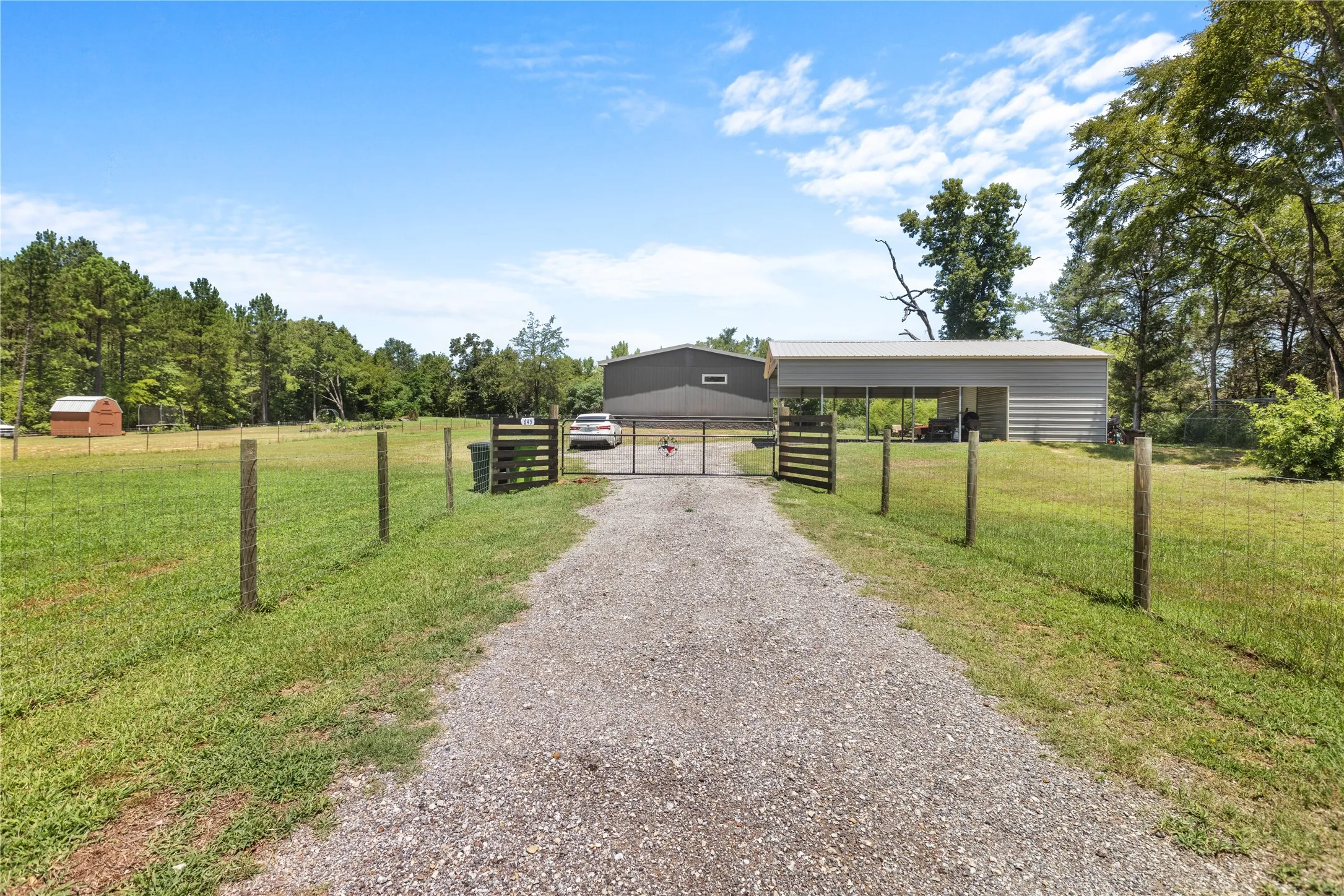 Mobile Home For Sale in Van Zandt County , 645 Vz County Road 4926, Ben Wheeler, Texas 75754, 4 Bedrooms, 3 Bathrooms, Garage spaces, 2,160 Sqft, built in 2023, Price $349,900, mls#21329103, Real Estate Agent in Ben Wheeler, Homes For Sale in Van Zandt county, Homes For Sale in Ben Wheeler, Realtor in Ben Wheeler Texas, Real Estate Brokerage Independent Realty Texas, Luminita Cordes Realtor
