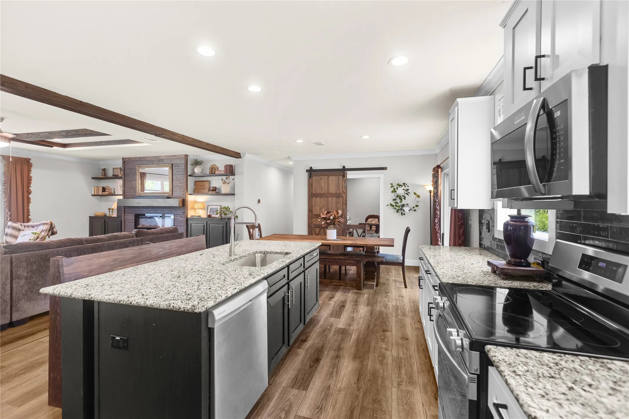 Mobile Home For Sale in Van Zandt County , 645 Vz County Road 4926, Ben Wheeler, Texas 75754, 4 Bedrooms, 3 Bathrooms, Garage spaces, 2,160 Sqft, built in 2023, Price $349,900, mls#21329103, Real Estate Agent in Ben Wheeler, Homes For Sale in Van Zandt county, Homes For Sale in Ben Wheeler, Realtor in Ben Wheeler Texas, Real Estate Brokerage Independent Realty Texas, Luminita Cordes Realtor