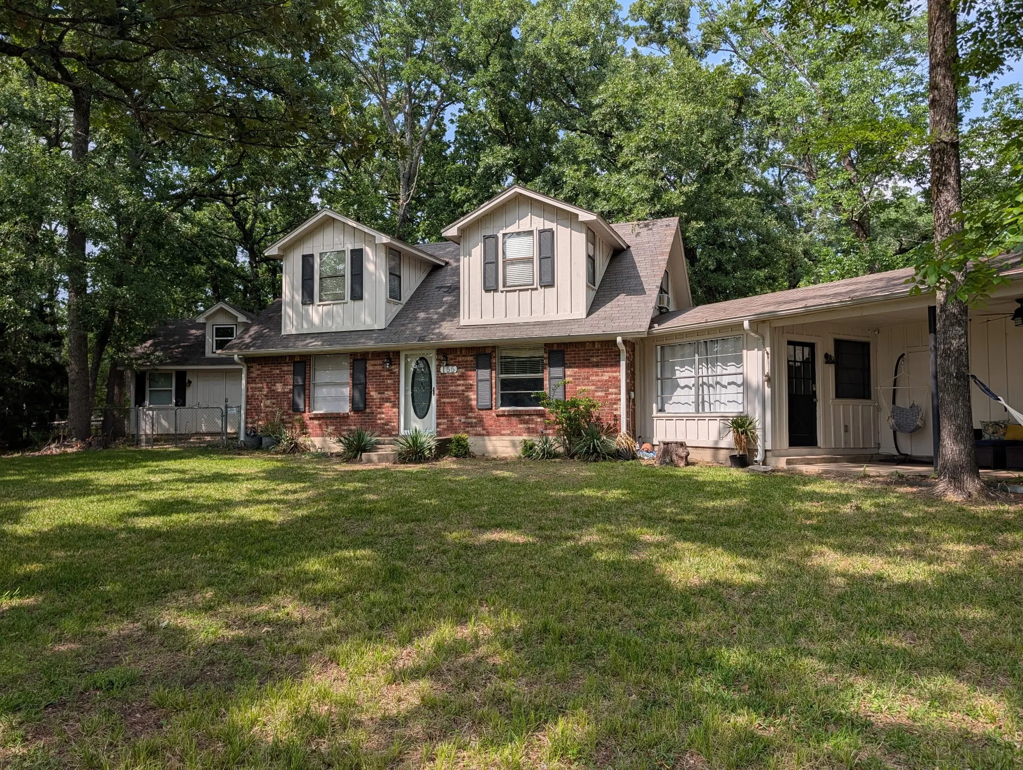 Single Family Residence For Sale in Henderson County , 155 Lake Drive, Enchanted Oaks, Texas 75156, 3 Bedroom, 2 Bathroom, Garage spaces, 1,721 Sqft, built in 1973, mls#21329118, Real Estate Agent in Enchanted Oaks, Homes For Sale in Henderson county, Homes For Sale in Enchanted Oaks, Realtor in Enchanted Oaks Texas, Real Estate Brokerage Independent Realty Texas, Luminita Cordes Realtor