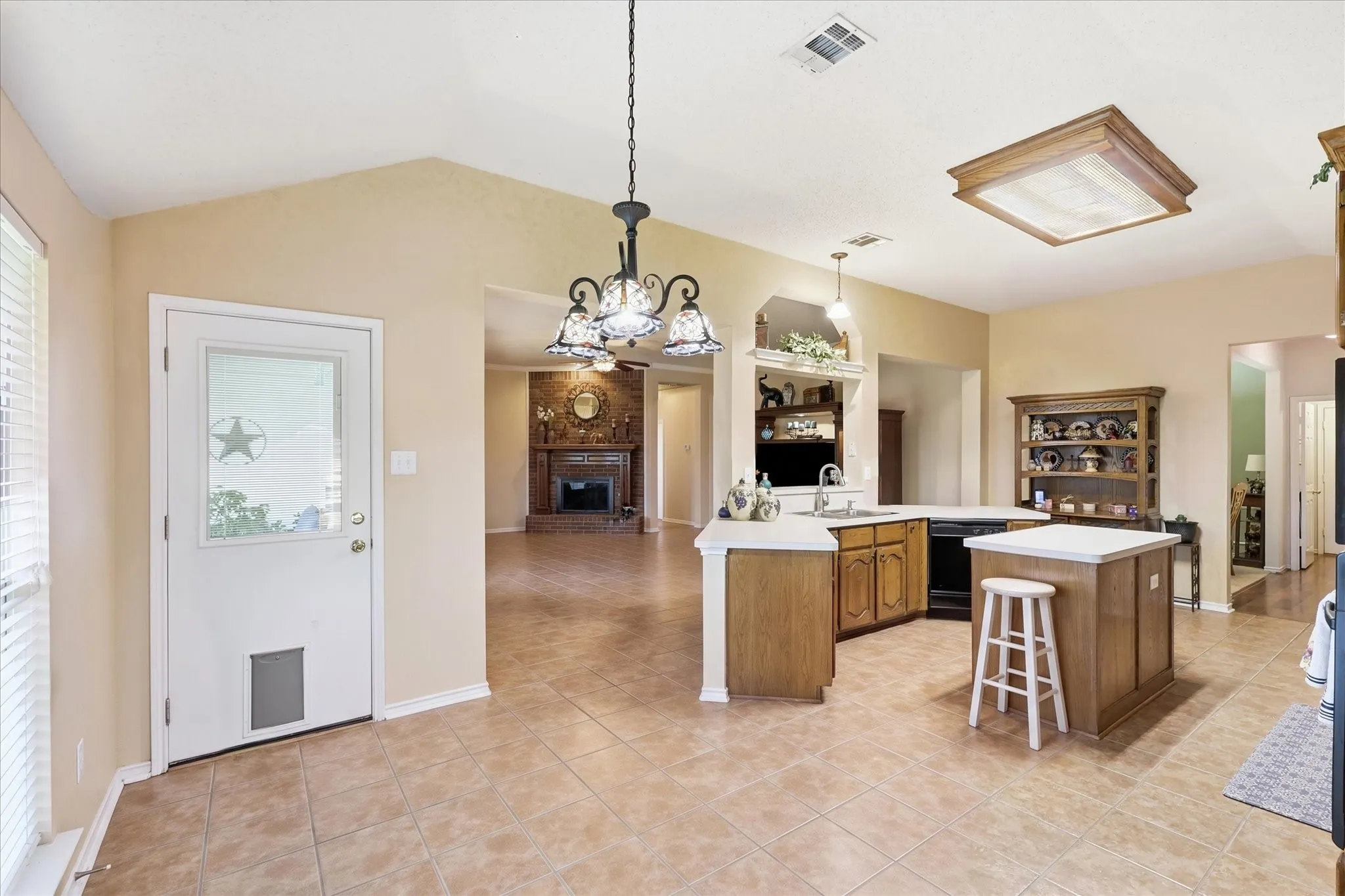 Single Family Residence For Sale in Dallas County , 3520 Cedar Creek Lane, Sachse, Texas 75048, 4 Bedroom, 2 Bathroom, 2 Garage spaces, 2,359 Sqft, built in 2003, mls#21327901, Real Estate Agent in Sachse, Homes For Sale in Dallas county, Homes For Sale in Sachse, Realtor in Sachse Texas, Real Estate Brokerage Independent Realty Texas, Luminita Cordes Realtor