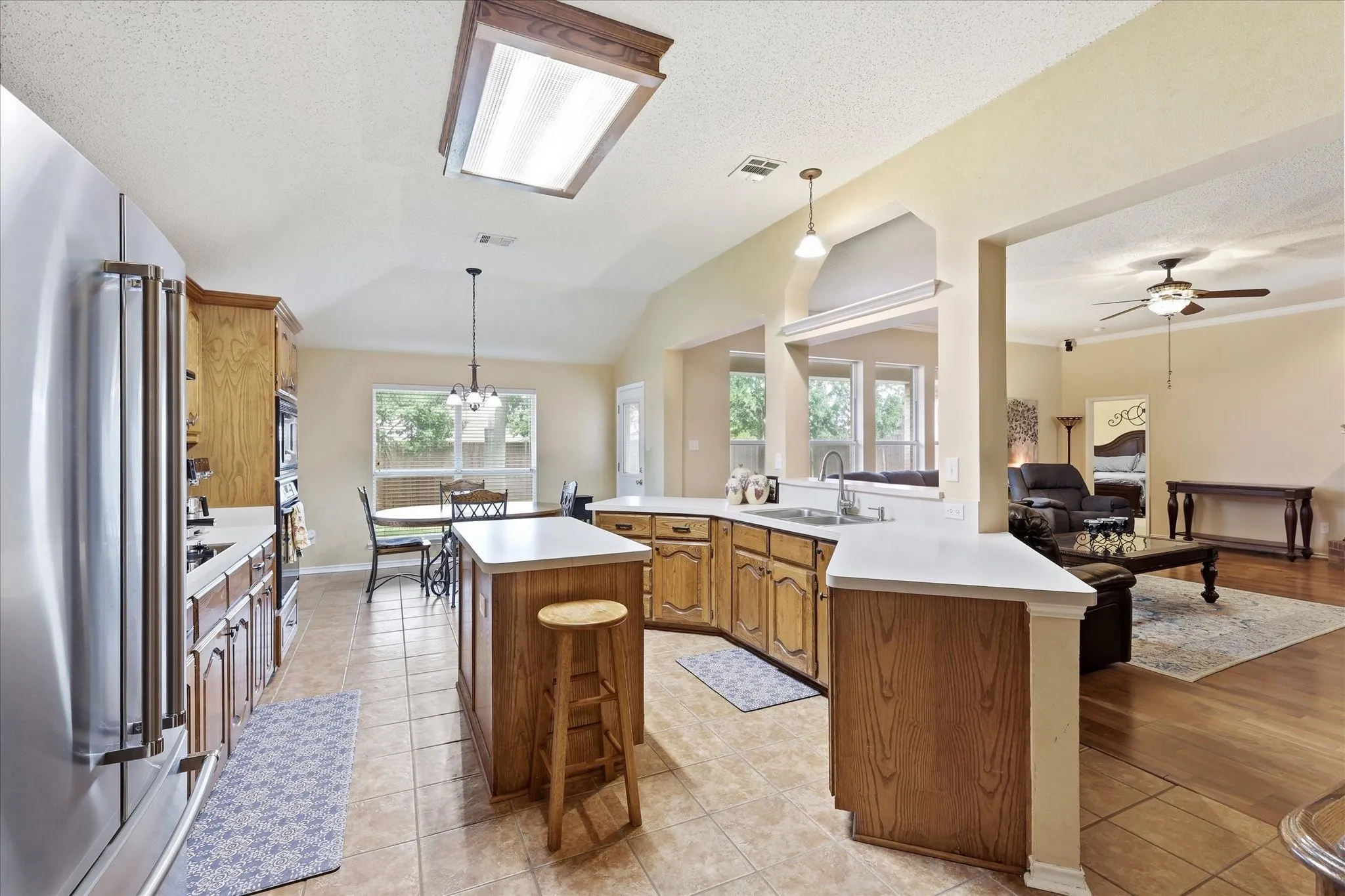 Single Family Residence For Sale in Dallas County , 3520 Cedar Creek Lane, Sachse, Texas 75048, 4 Bedroom, 2 Bathroom, 2 Garage spaces, 2,359 Sqft, built in 2003, mls#21327901, Real Estate Agent in Sachse, Homes For Sale in Dallas county, Homes For Sale in Sachse, Realtor in Sachse Texas, Real Estate Brokerage Independent Realty Texas, Luminita Cordes Realtor