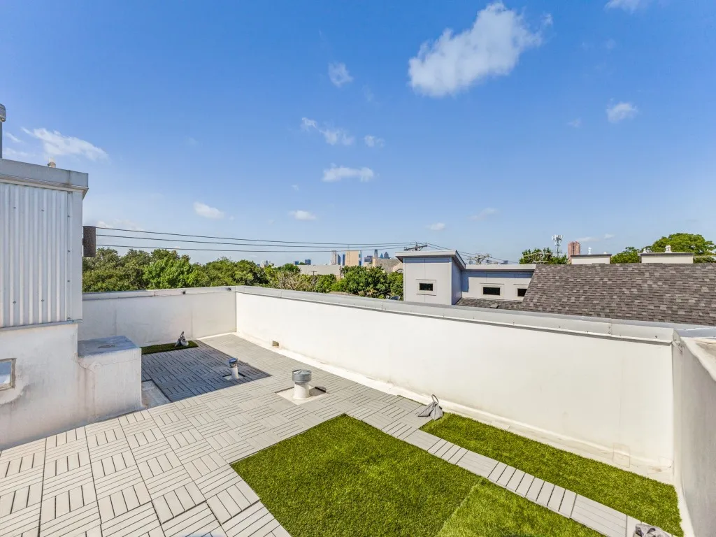 Townhouse For Rent in Dallas County , 5714 Bryan Parkway D, Dallas, Texas 75206, 2 Bedroom, 3 Bathroom, 2 Garage spaces, 1,898 Sqft, built in 2015, mls#21329120, Real Estate Agent in Dallas, Homes For Rent in Dallas county, Homes For Rent in Dallas, Realtor in Dallas Texas, Real Estate Brokerage Independent Realty Texas, Luminita Cordes Realtor