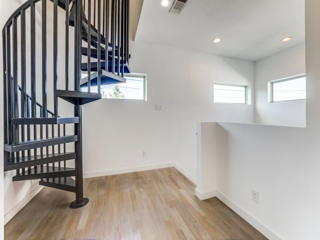 Townhouse For Rent in Dallas County , 5714 Bryan Parkway D, Dallas, Texas 75206, 2 Bedroom, 3 Bathroom, 2 Garage spaces, 1,898 Sqft, built in 2015, mls#21329120, Real Estate Agent in Dallas, Homes For Rent in Dallas county, Homes For Rent in Dallas, Realtor in Dallas Texas, Real Estate Brokerage Independent Realty Texas, Luminita Cordes Realtor