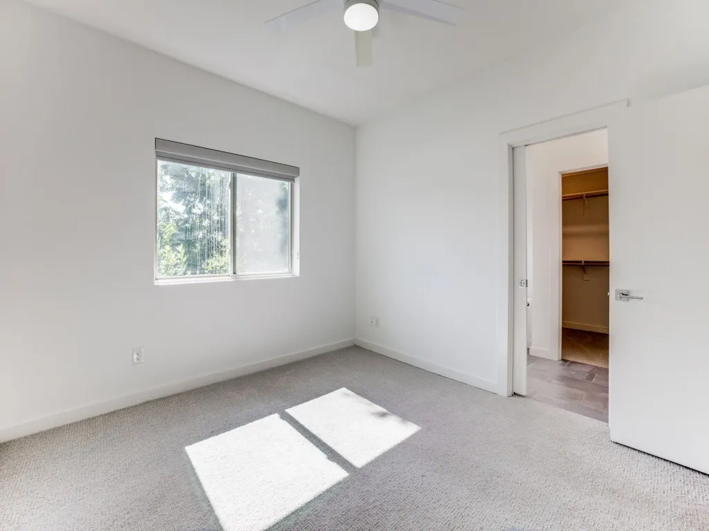 Townhouse For Rent in Dallas County , 5714 Bryan Parkway D, Dallas, Texas 75206, 2 Bedroom, 3 Bathroom, 2 Garage spaces, 1,898 Sqft, built in 2015, mls#21329120, Real Estate Agent in Dallas, Homes For Rent in Dallas county, Homes For Rent in Dallas, Realtor in Dallas Texas, Real Estate Brokerage Independent Realty Texas, Luminita Cordes Realtor
