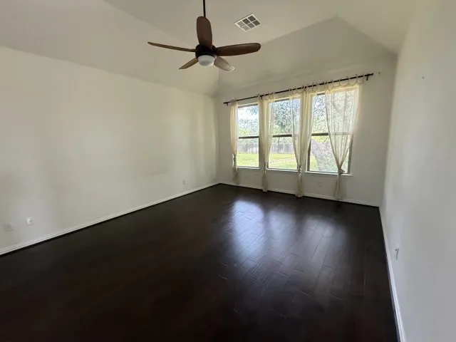 Single Family Residence For Sale in Travis County , 22224 Cape Travis Bend, Lago Vista, Texas 78645, 5 Bedroom, 4 Bathroom, 3 Garage spaces, 4,049 Sqft, built in 2014, mls#21329122, Real Estate Agent in Lago Vista, Homes For Sale in Travis county, Homes For Sale in Lago Vista, Realtor in Lago Vista Texas, Real Estate Brokerage Independent Realty Texas, Luminita Cordes Realtor