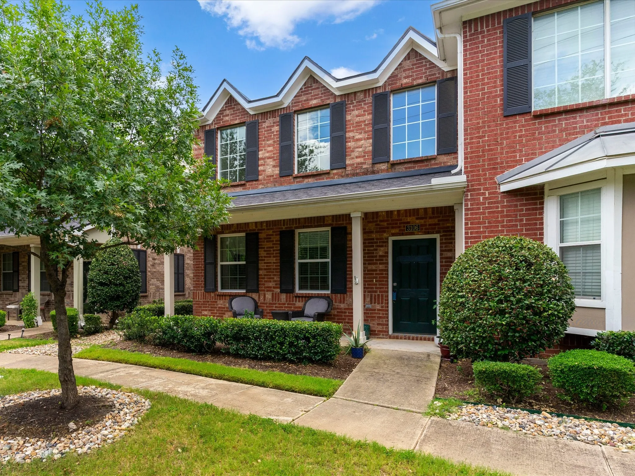 Townhouse For Sale in Tarrant County , 3106 Bedford Road, Bedford, Texas 76021, 2 Bedroom, 2 Bathroom, 2 Garage spaces, 1,216 Sqft, built in 2008, mls#21328980, Real Estate Agent in Bedford, Homes For Sale in Tarrant county, Homes For Sale in Bedford, Realtor in Bedford Texas, Real Estate Brokerage Independent Realty Texas, Luminita Cordes Realtor